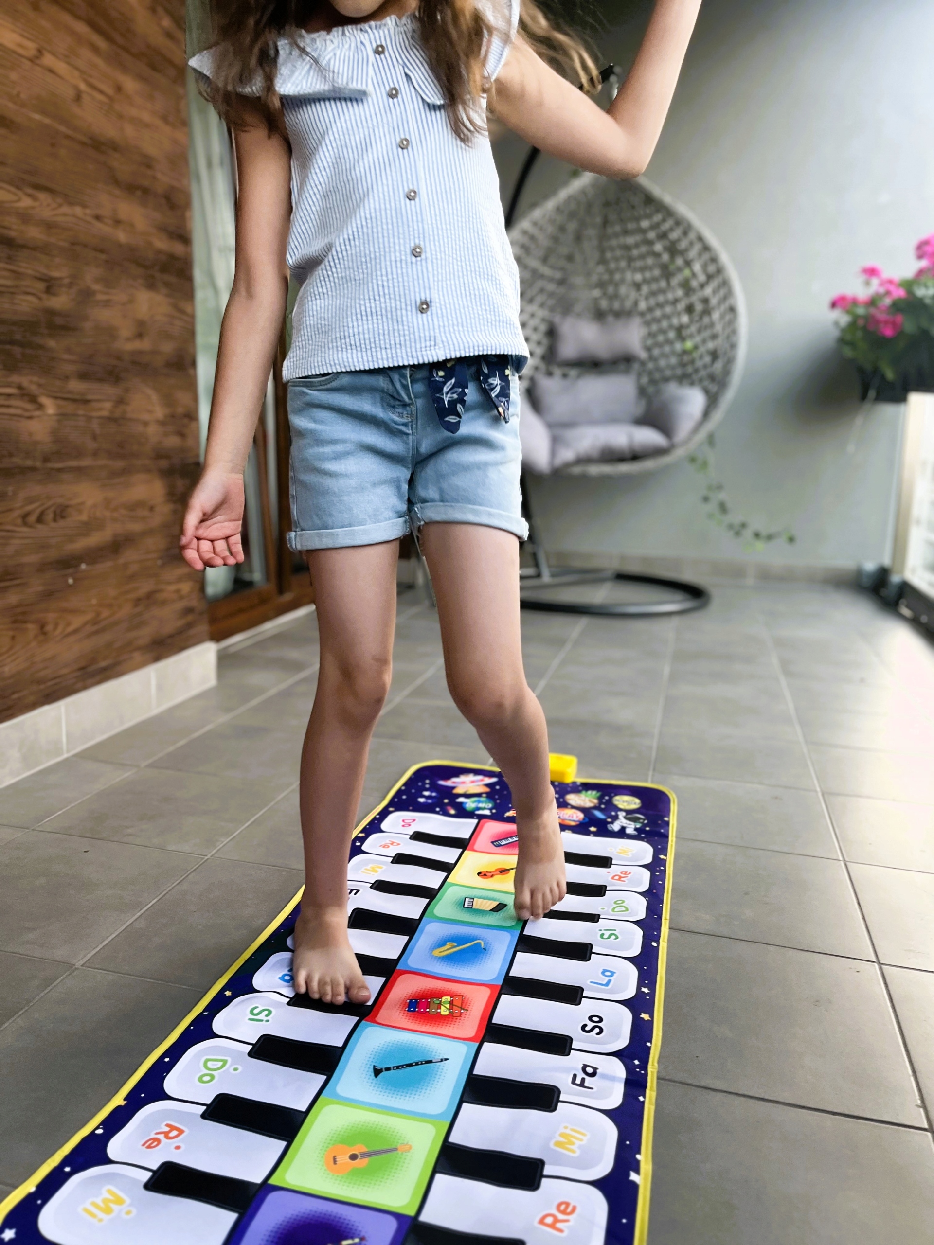 MATA MUZYCZNA INTERAKTYWNA DO TAŃCZENIA PIANINKO GRA TANECZNA ZRĘCZNOŚCIOWA Materiał metal pianka plastik