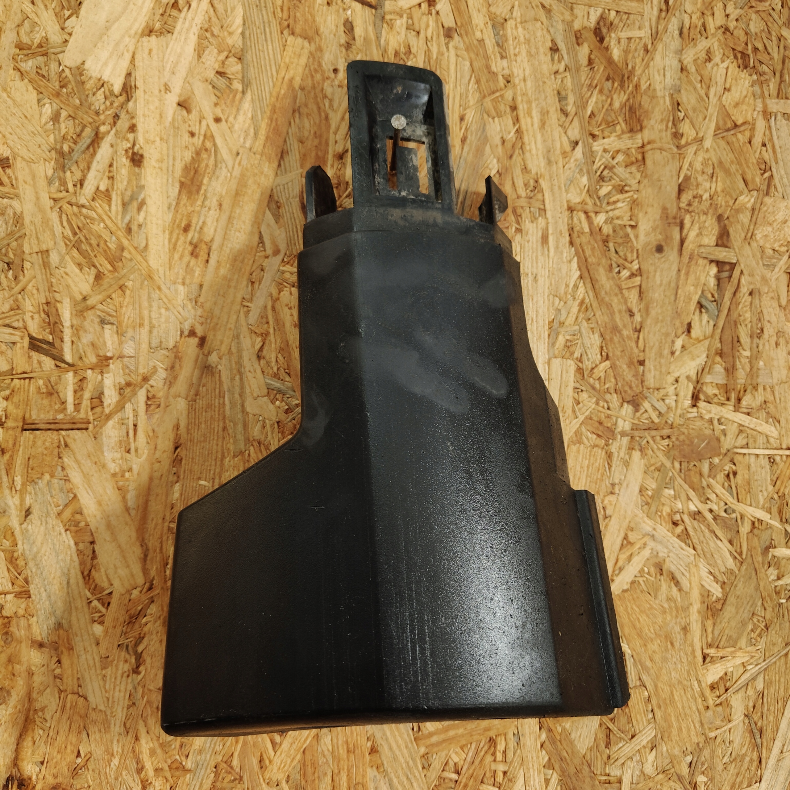 moulding threshold left PEUGEOT 2008 and 82018z03 SAMA pipe end