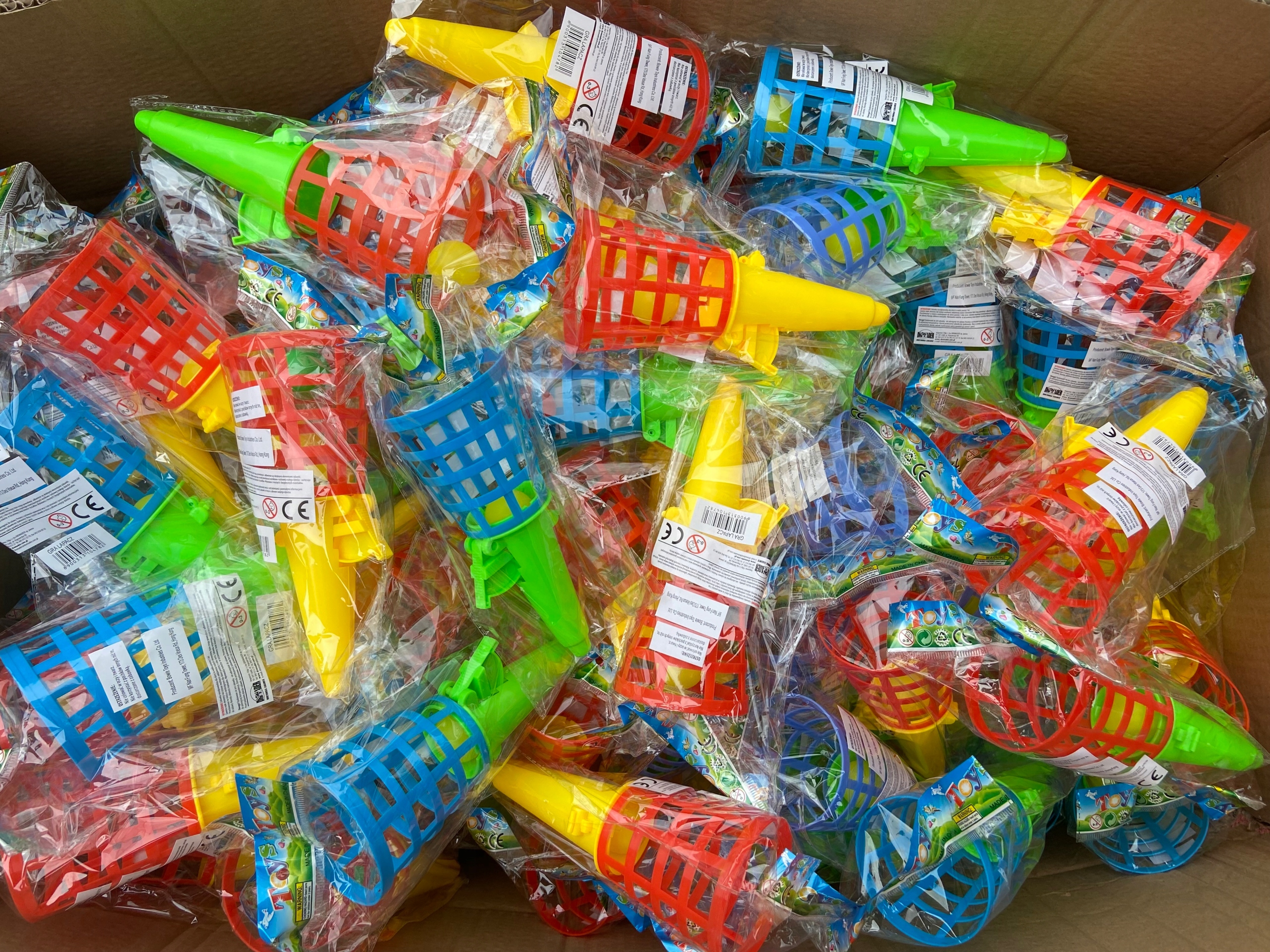 GRA ZRĘCZNOŚCIOWA ŁAPACZ WYRZUTNIA PIŁKI CATCH Wiek dziecka 3 lata +