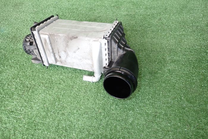 AUDI VW SEAT SKODA intercooler 04E145785E