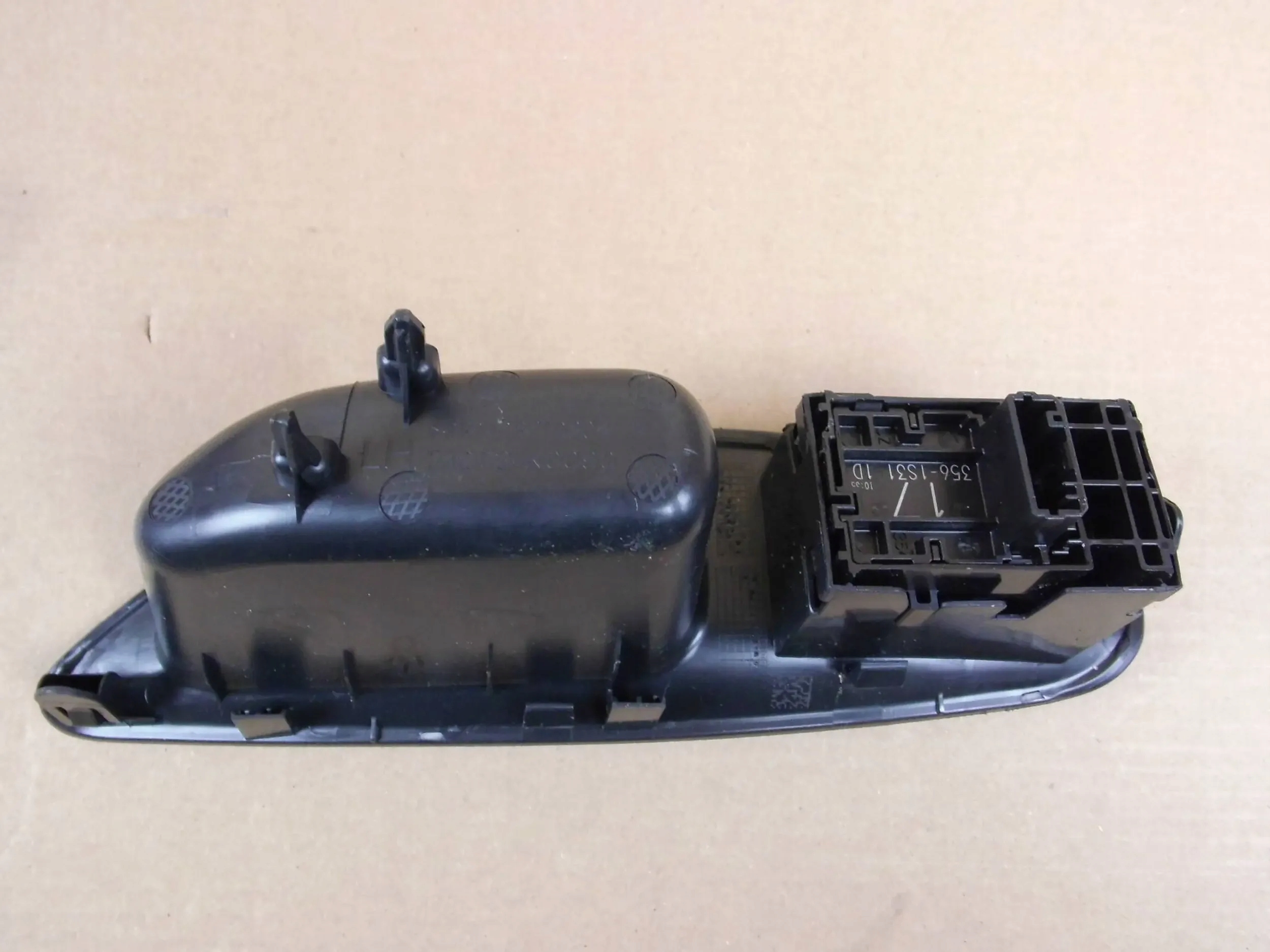 Toyota Yaris IV panel window control switch left rear part rear 74272-K0090