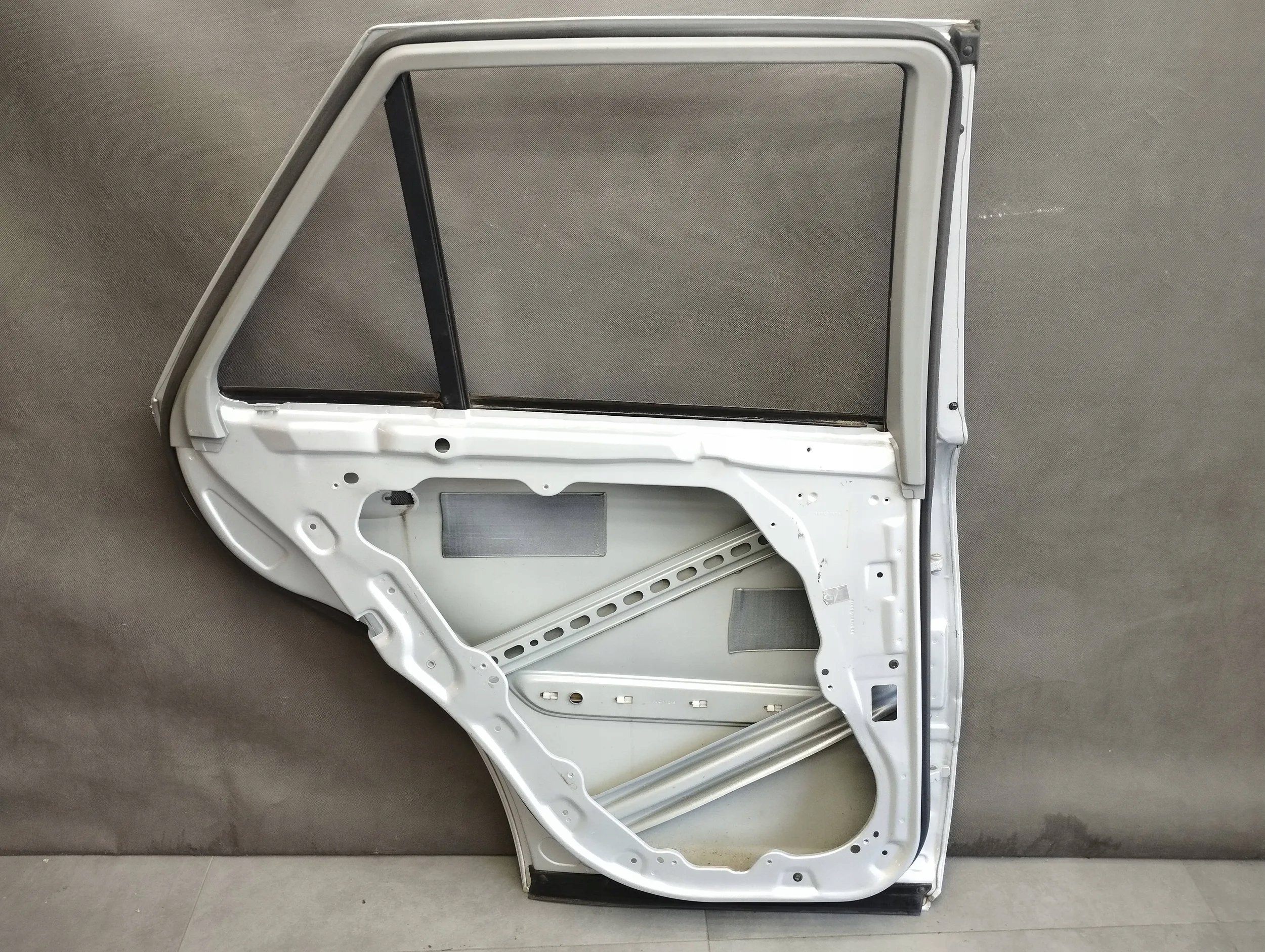 Mercedes ML W164 Tür links heck 775