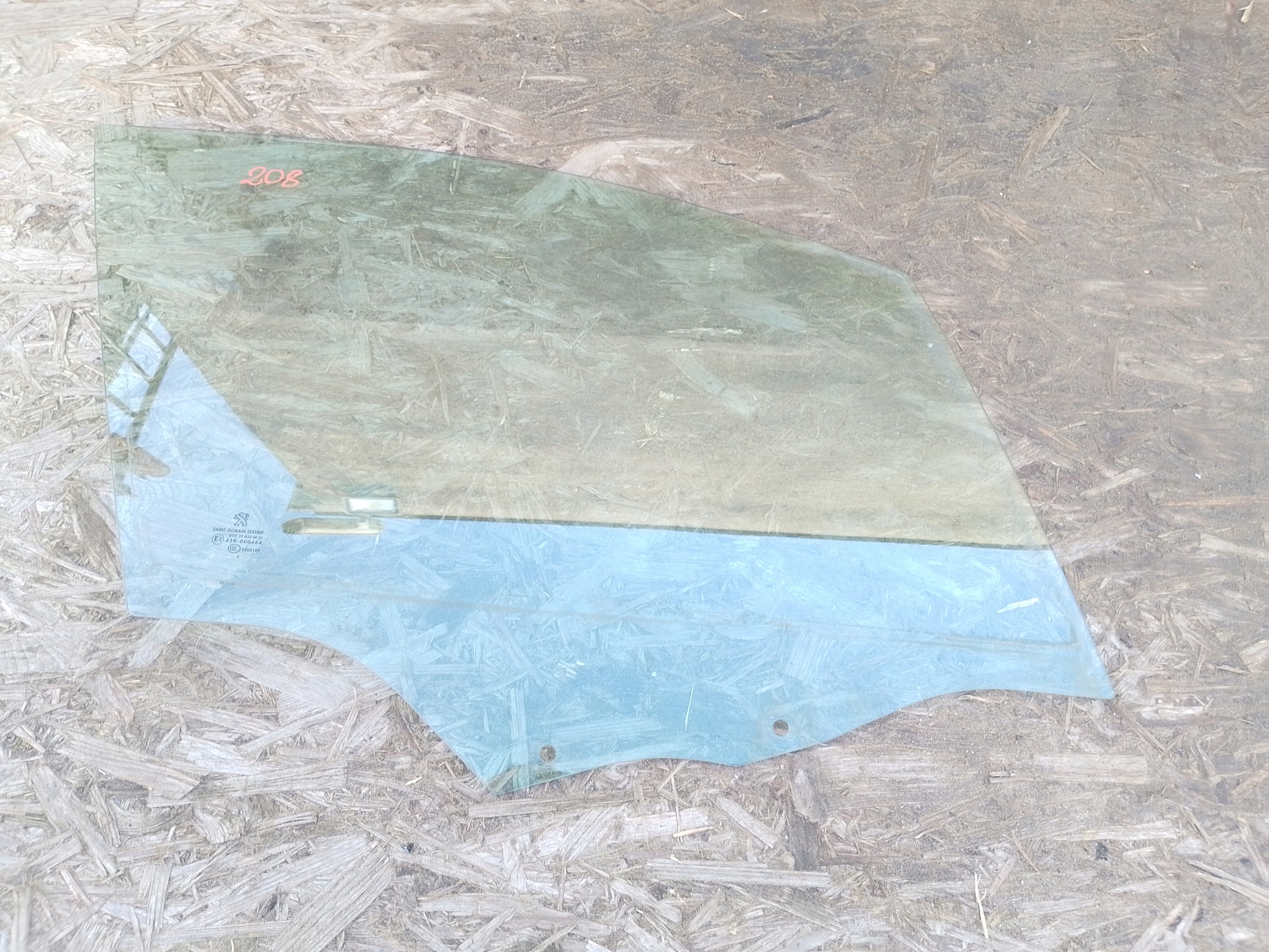 СТЕКЛО ПЕРЕДНЕЙ ПРАВОЙ ДВЕРИ PEUGEOT 208 5D 12R