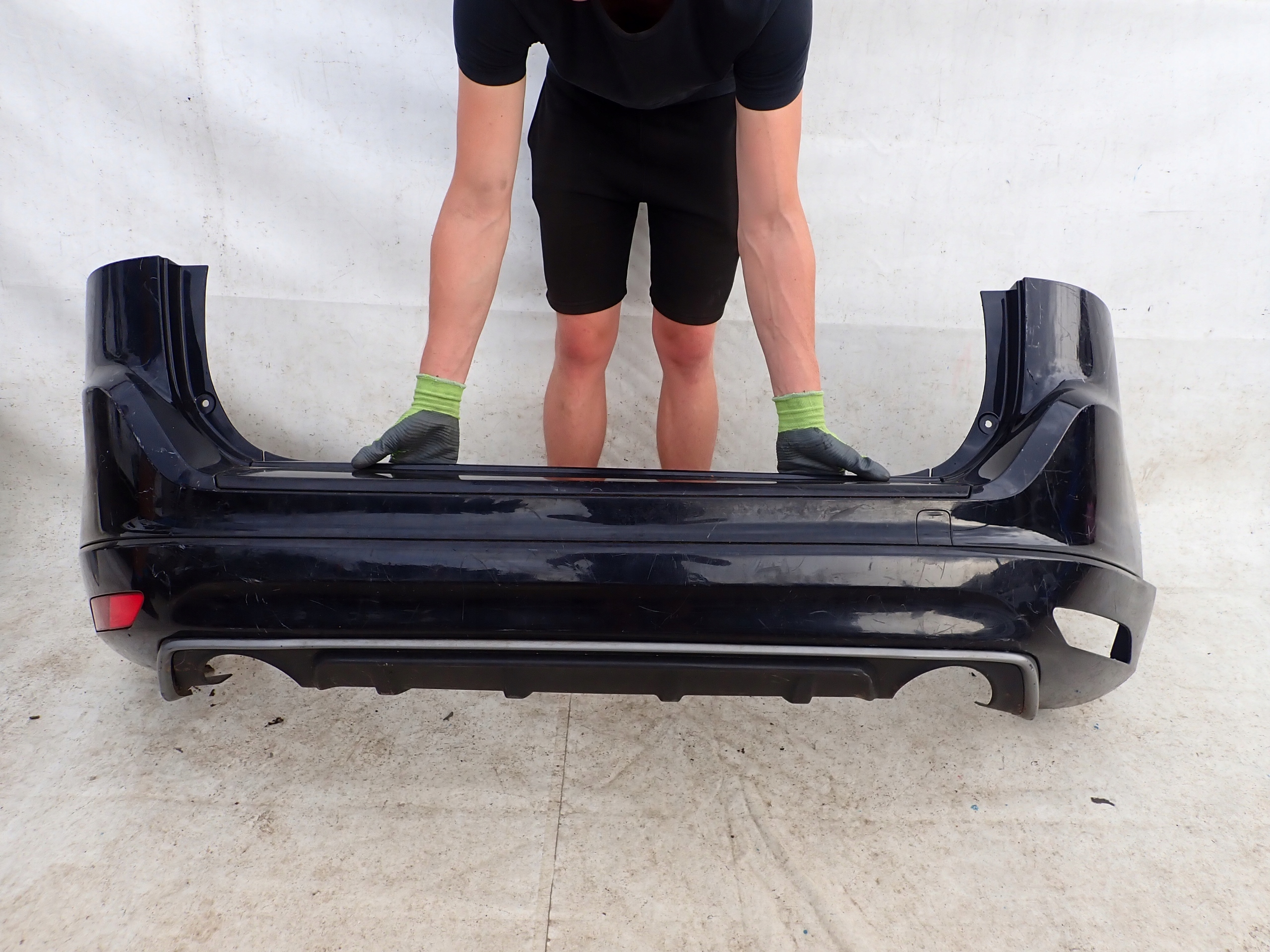 VOLVO XC60 LIFT 13-17 R-DESIGN ZDERZAK TYŁ PDC