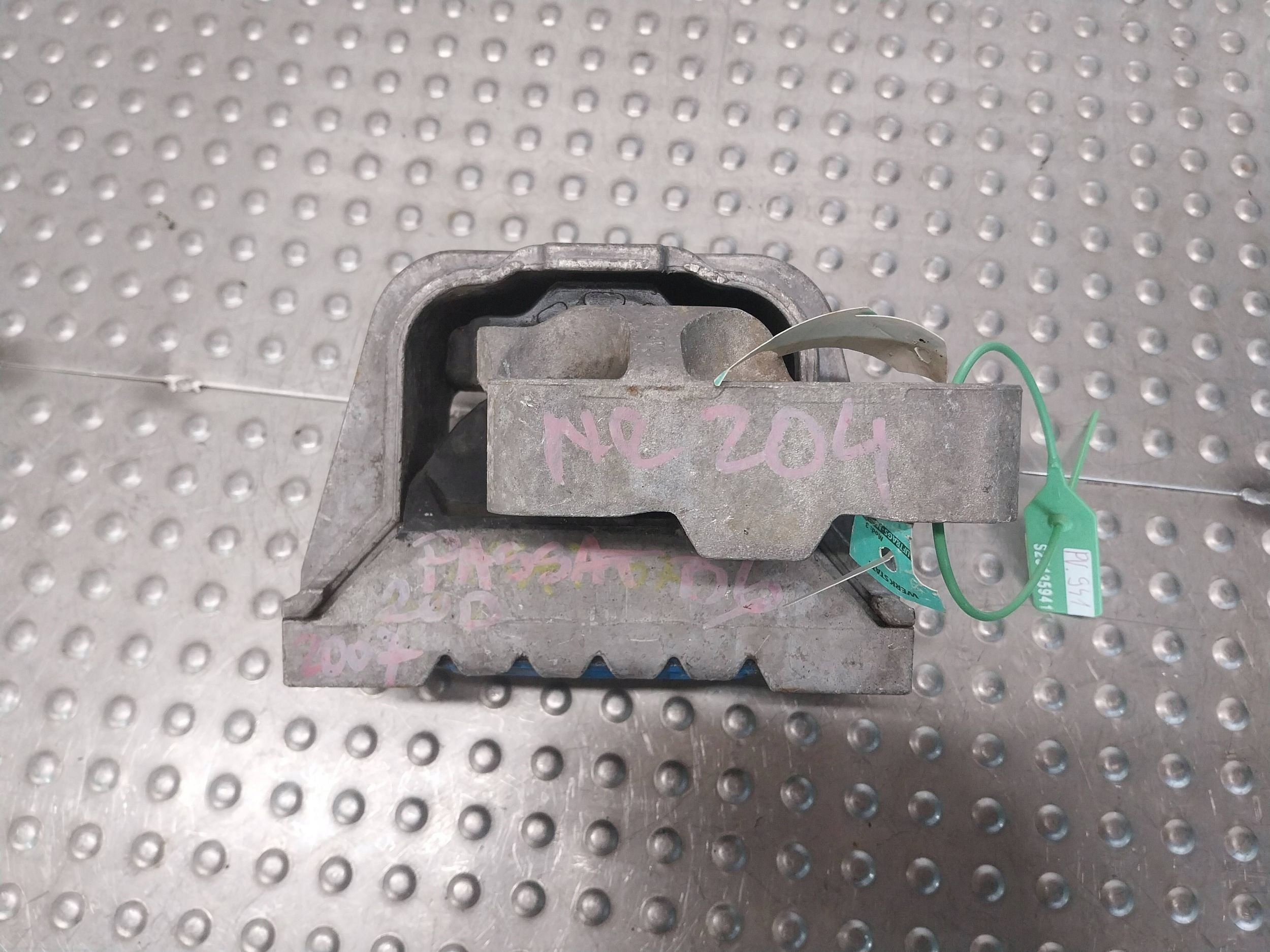 holder engine mount 1K0199262P VW PASSAT B6 B7 1.9 TDI