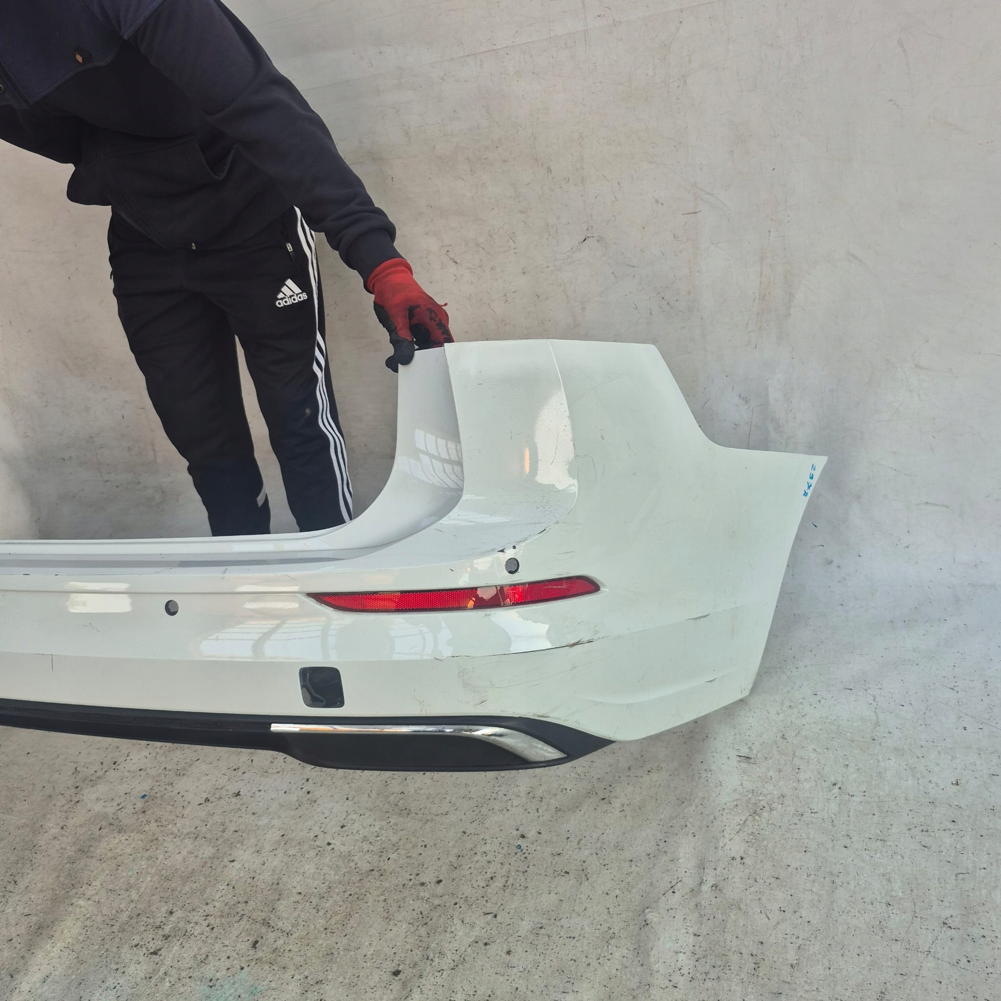 VW GOLF VIII 8 KOMBI 19-> bumper rear part rear PDC