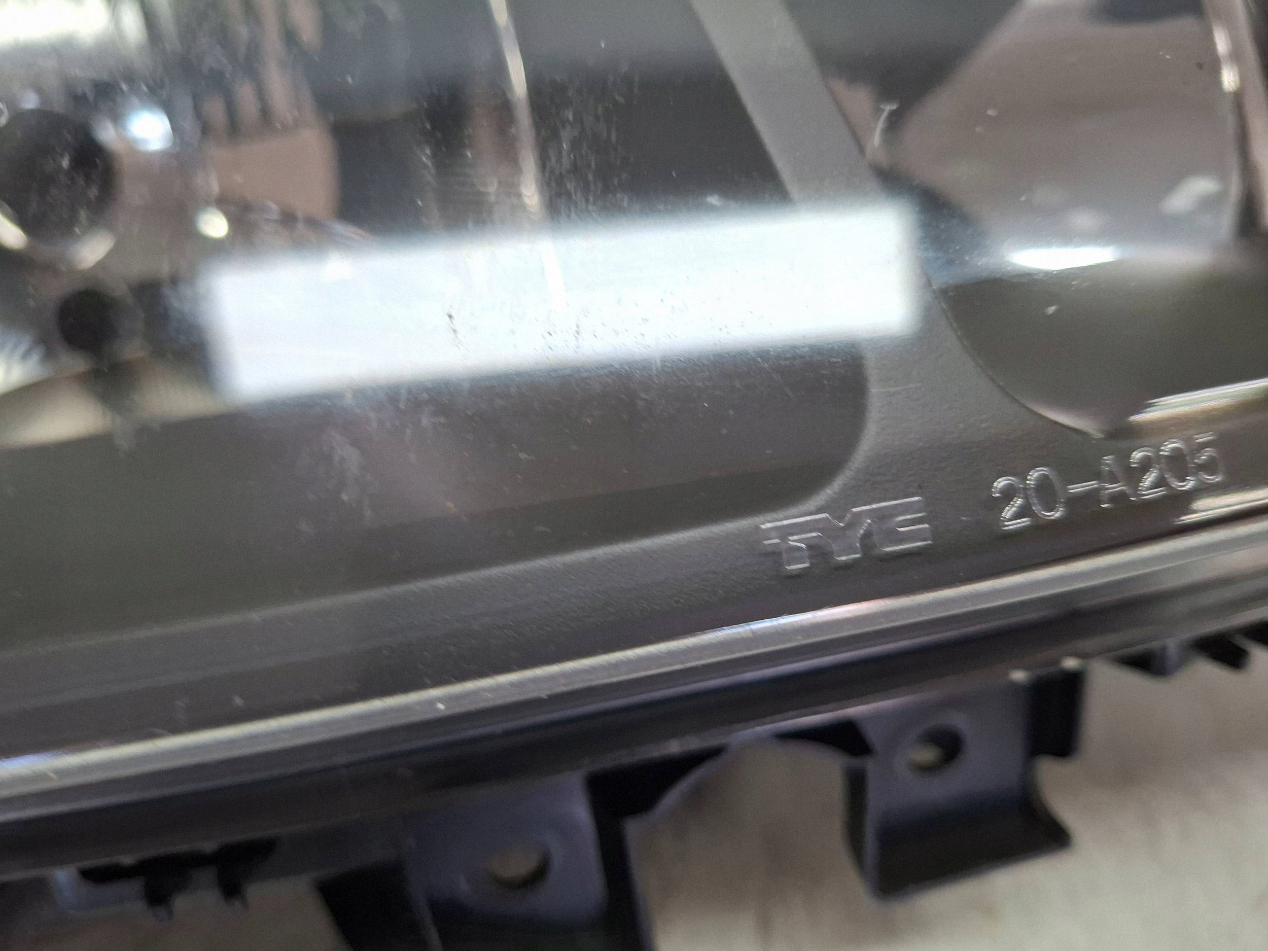 light front right TYC RENAULT LAGUNA and LIFT
