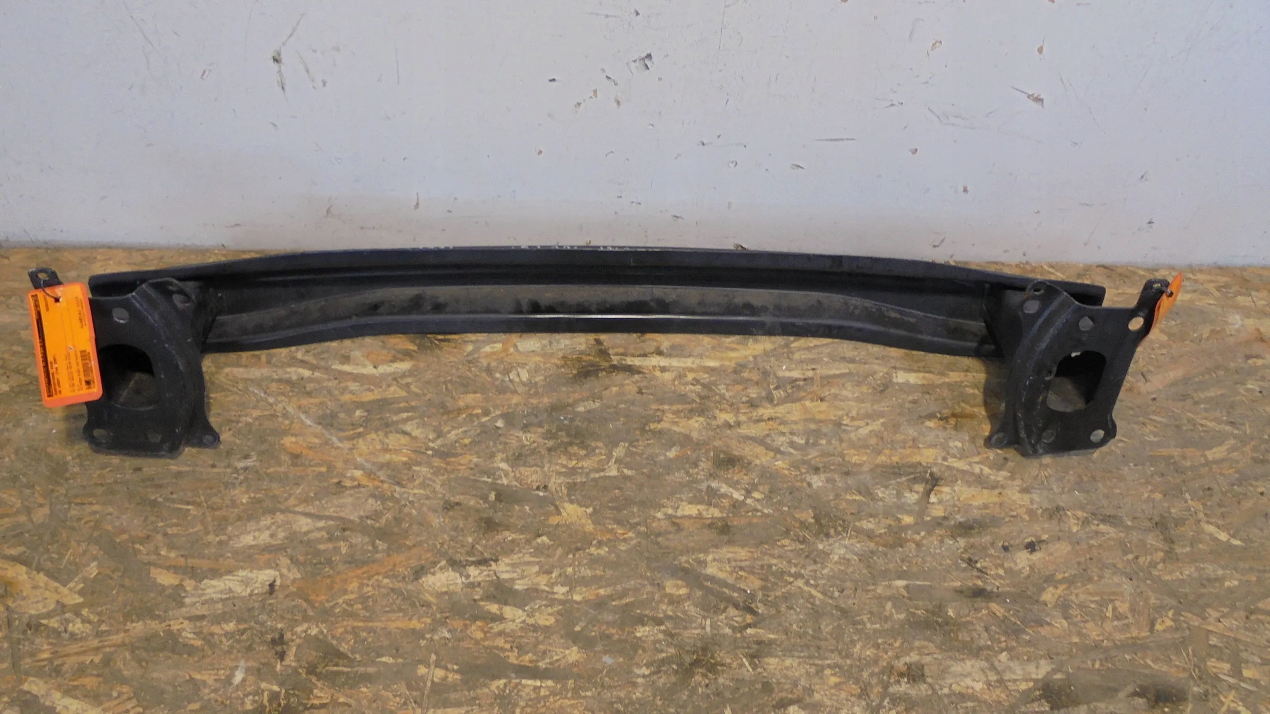 Belka zderzaka przód Volkswagen Caddy 2K0 03-