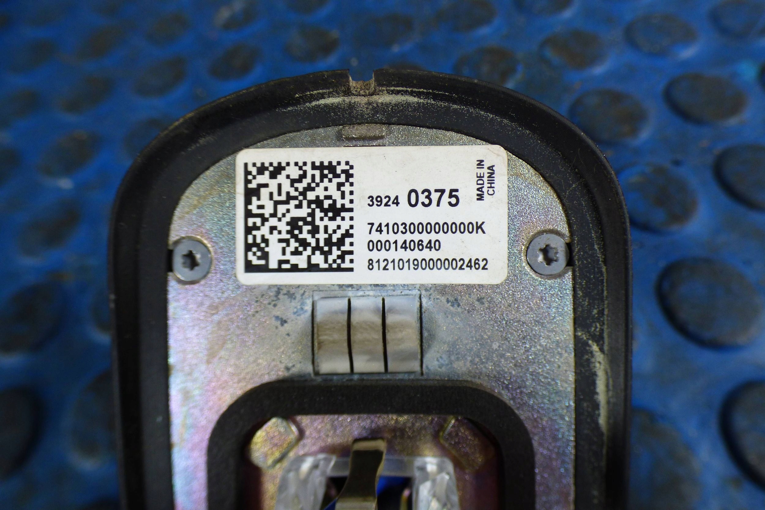 antena dach pletwa Z22Y 39240375 Opel Astra K V