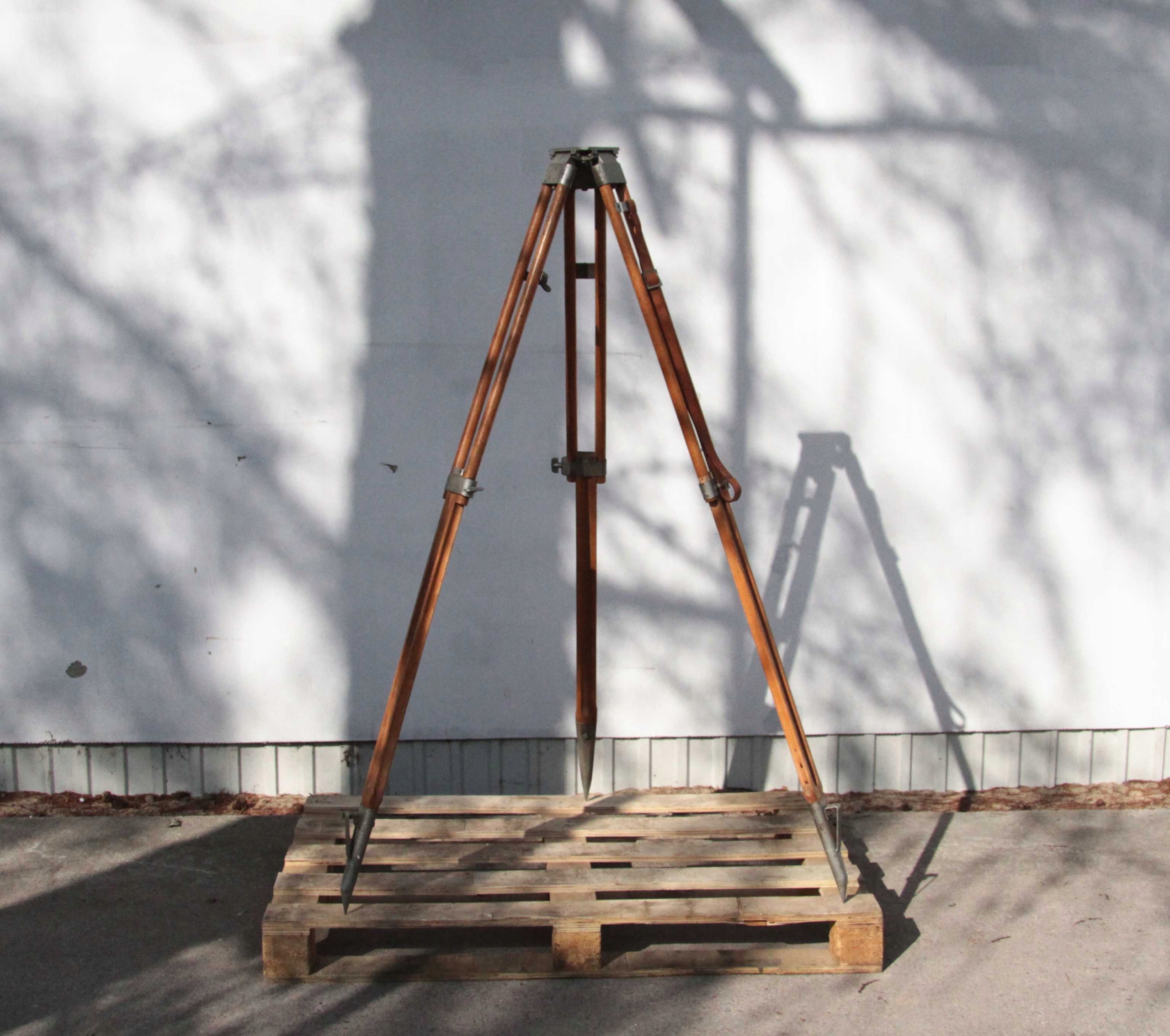 STATYW DREWNIANY OPTYCZNY TRÓJNÓG LAMPA LOFT