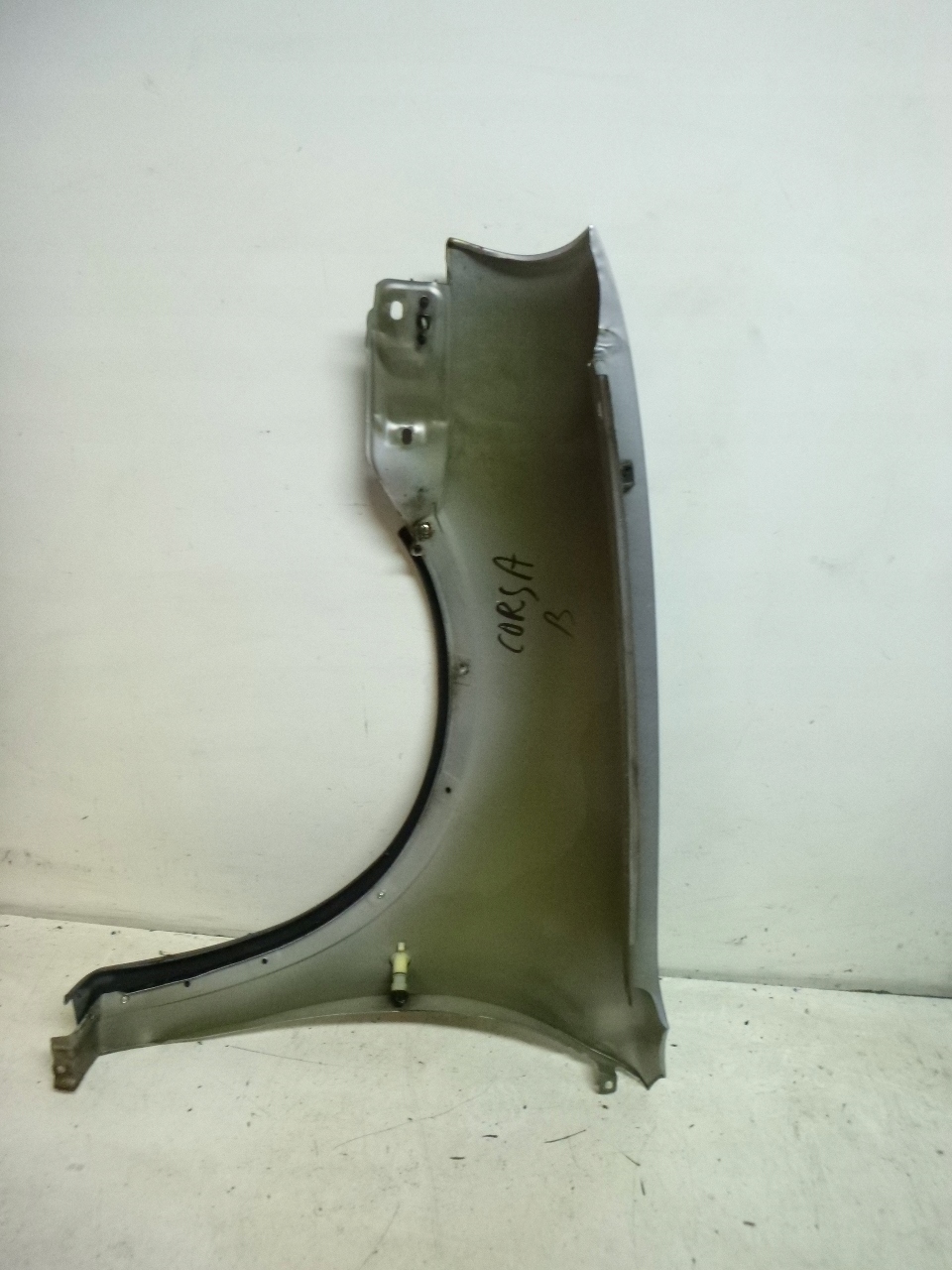 AILE DROITE OPEL CORSA B 1993 – 2000R.