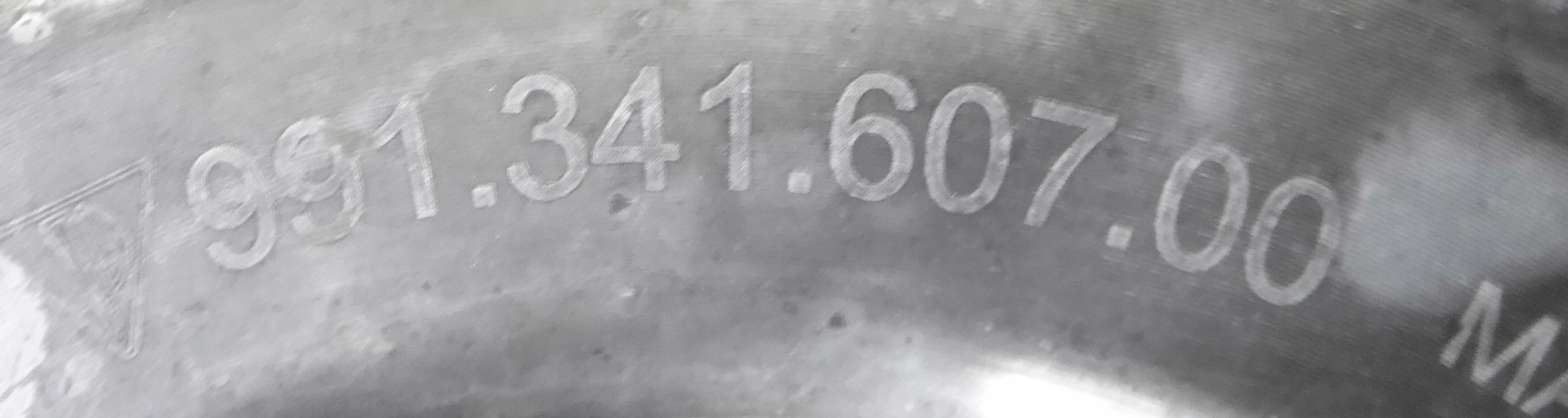 čepu otoč HUB levý předek PORSCHE 911 991