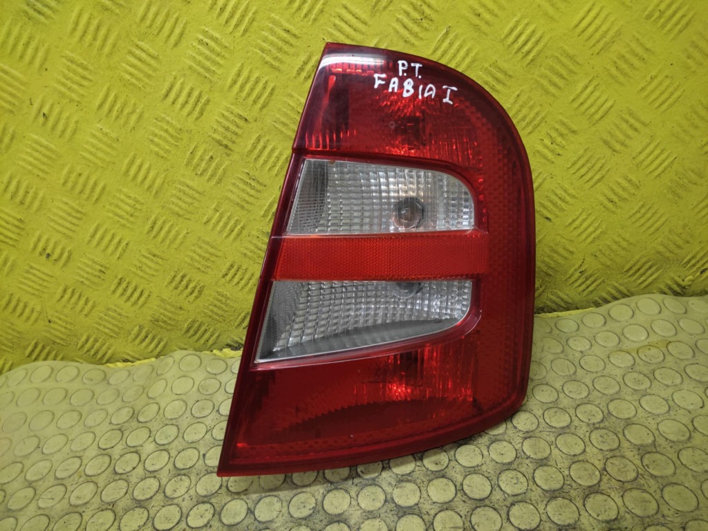 SKODA FABIA light right rear part 6Y6945096B