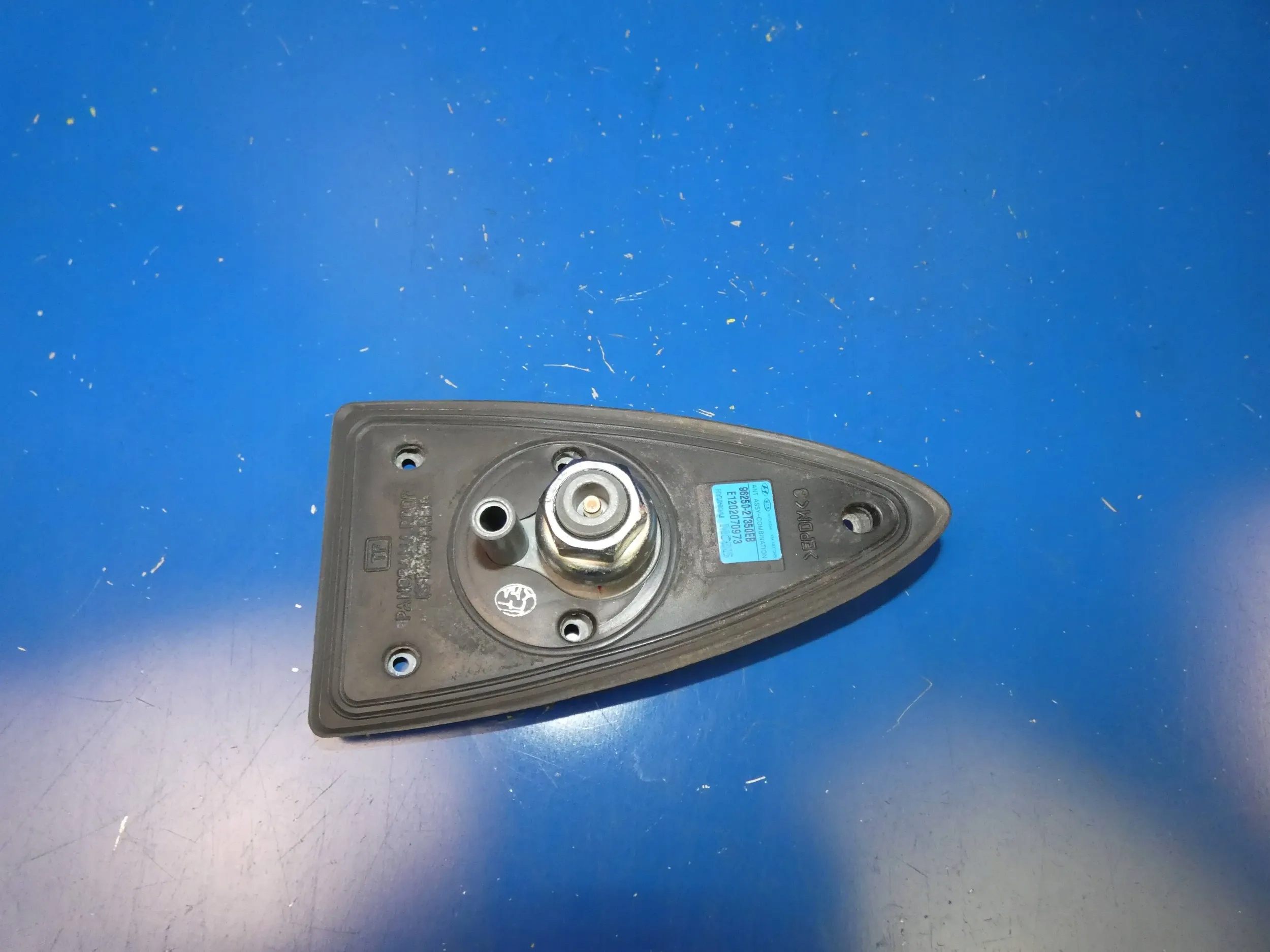 KIA Optima III 3D ANTENA dach RADIA GPS