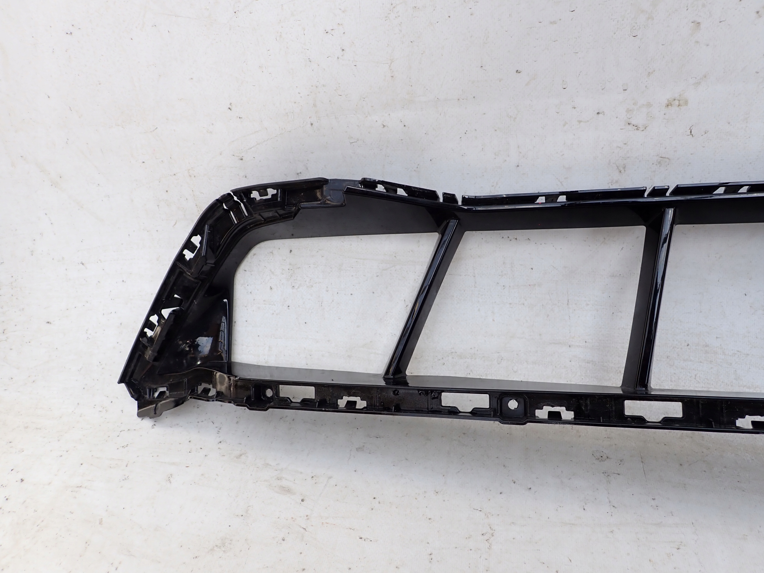 BMW 5 G60 G61 m-packet 23-> grid of a bumper central