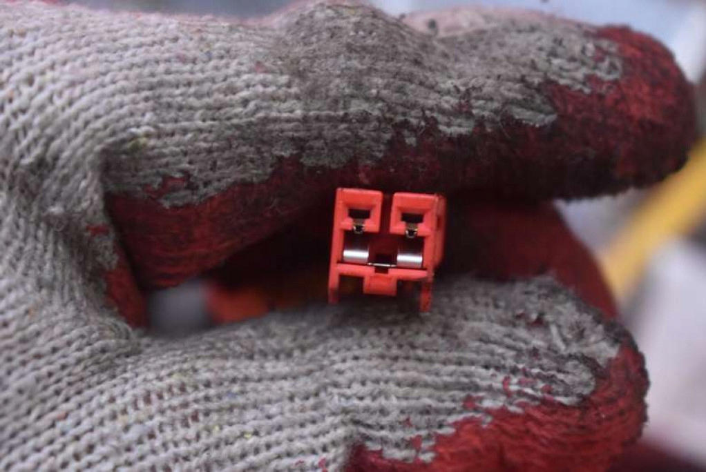 mitsubishi oe MR975124