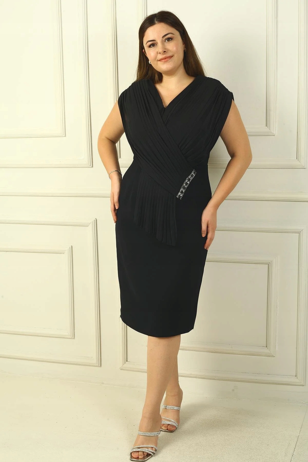 Černé Šaty S Plisovaným Žabákem Plus Size 5XL 5GA