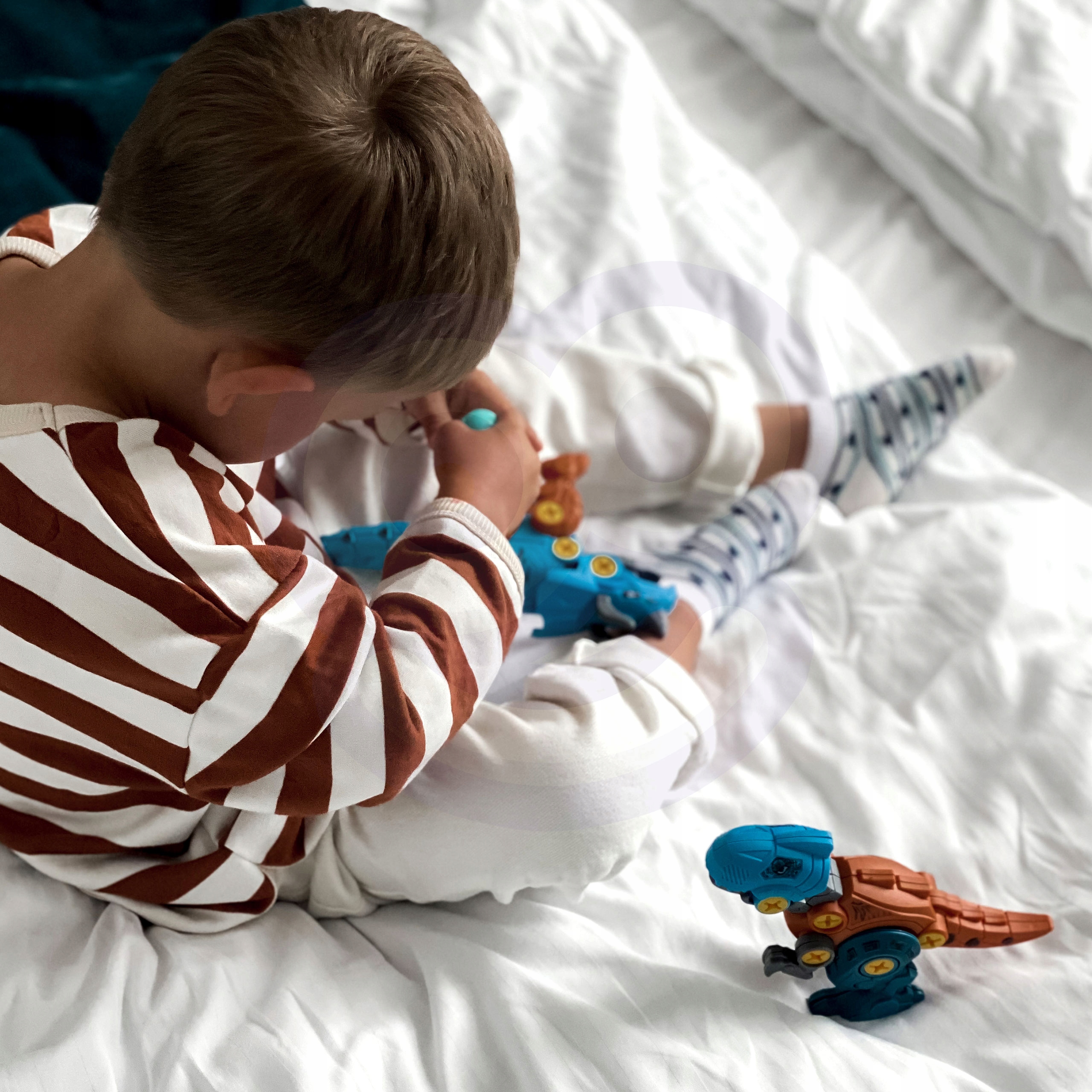 ZESTAW DINOZAUR DO SKRĘCANIA WIERTARKA 4szt WOOPIE Marka Woopie