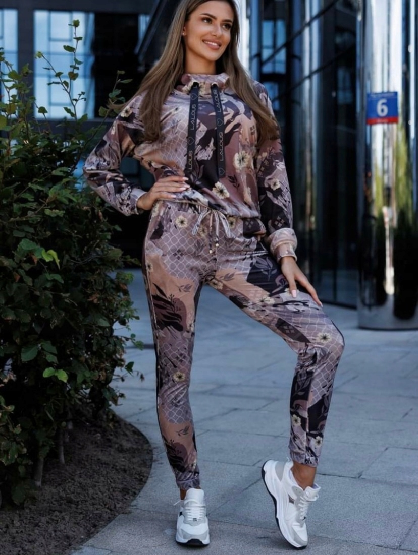 Dresy Kompletní Mikina kalhoty Hnědé Velurové 0623 0367 velikost M