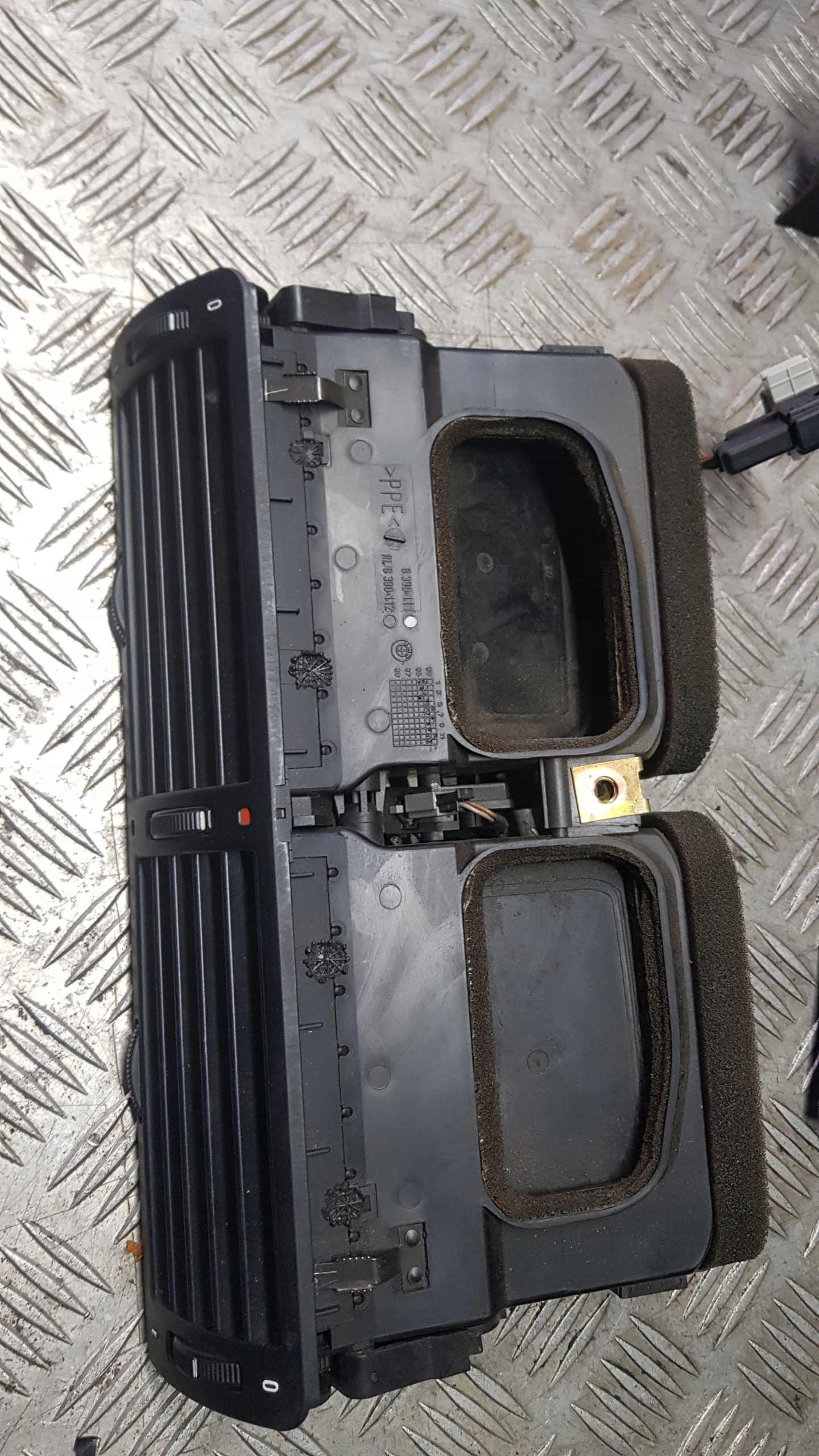 BMW E38 grid air conditioning devices central
