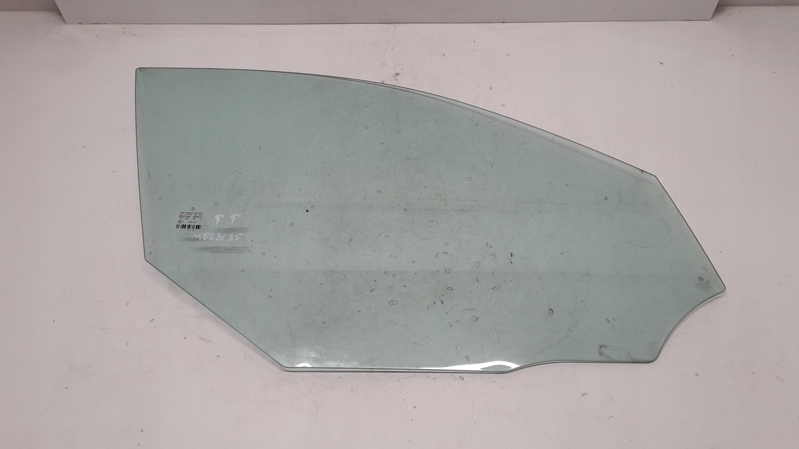 MERCEDES E W212 09- SZYBA PRAWY PRZÓD ..2