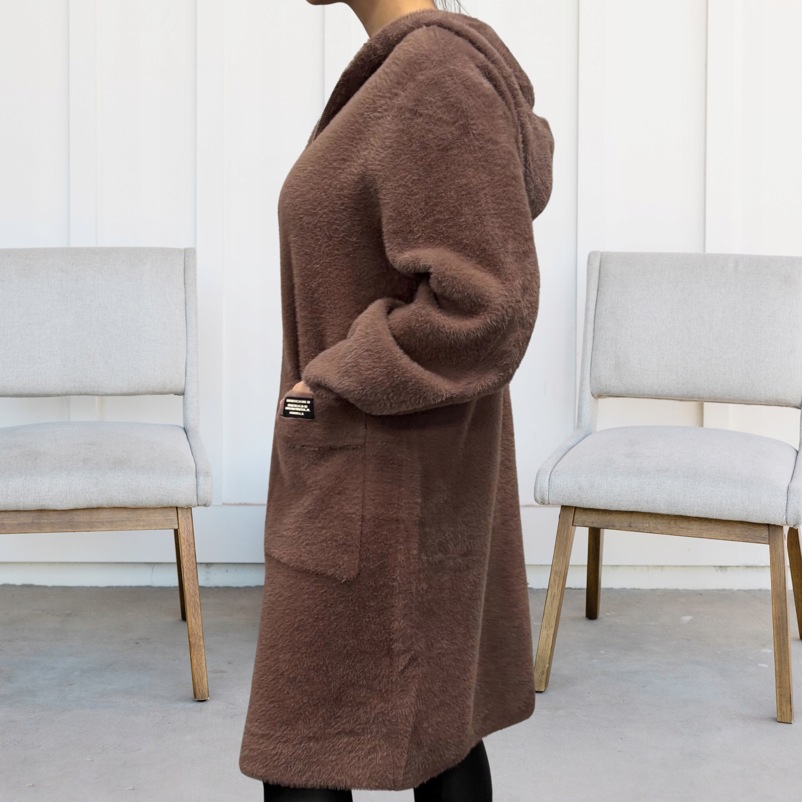 ALPAKA DAMSKA PŁASZCZ KURTKA SWETER MODNA CIEPŁA DŁUGA KAPTUR MOKKA 2186 Model 2186