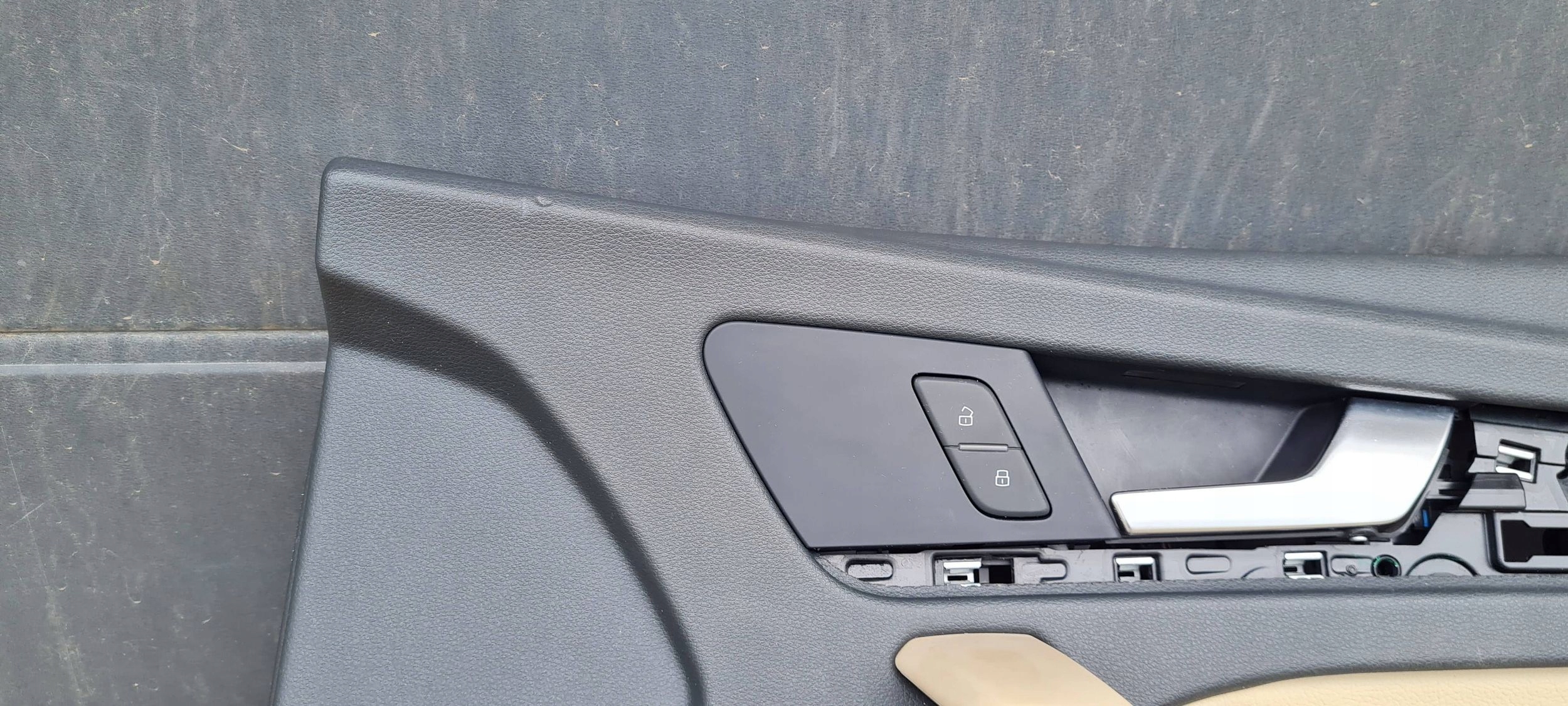 Q5 80A side upholstery door right front ATLASBEIGE GRANITGRAU 80A867104B