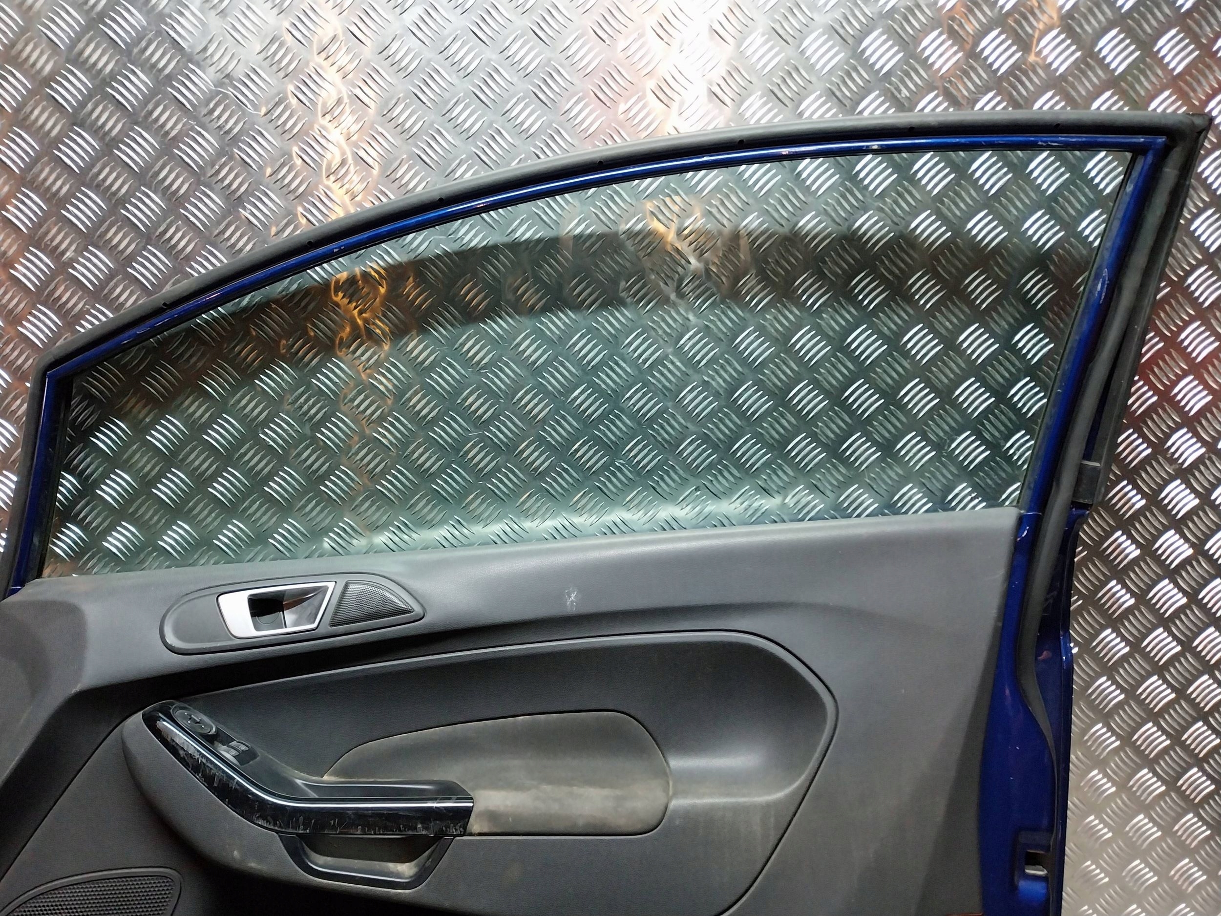 Tür rechts FORD FIESTA MK7 3D 07