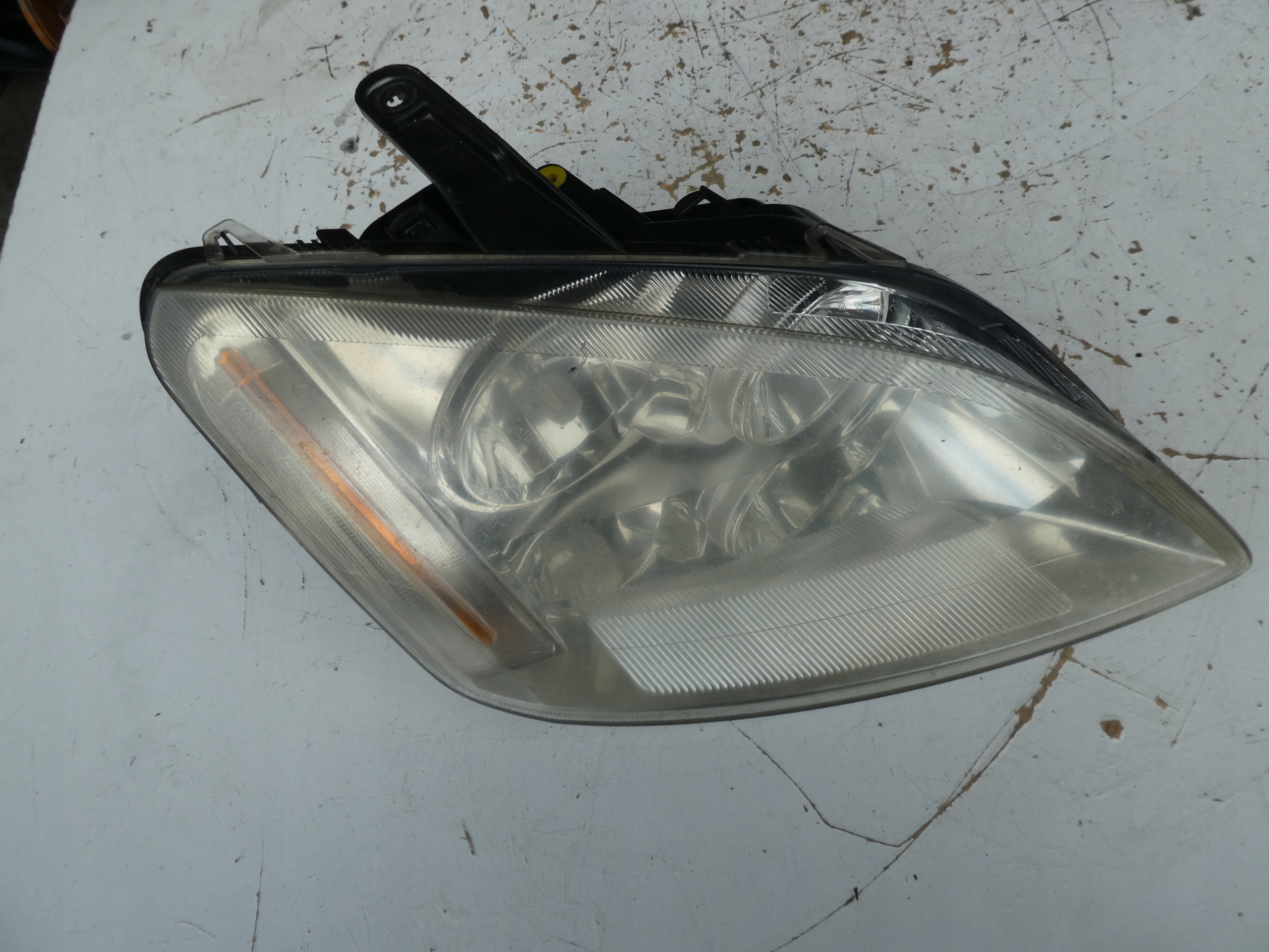 REFLEKTOR light front right FORD C-MAX
