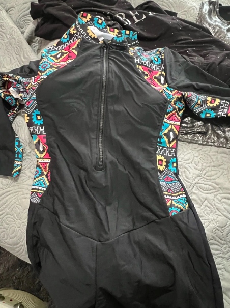 STRÓJ KĄPIELOWY JEDNOCZĘŚCIOWY KOSTIUM ZAMEK NOGAWKI DŁUGI RĘKAW MORSOWANIE Wzór dominujący aztecki