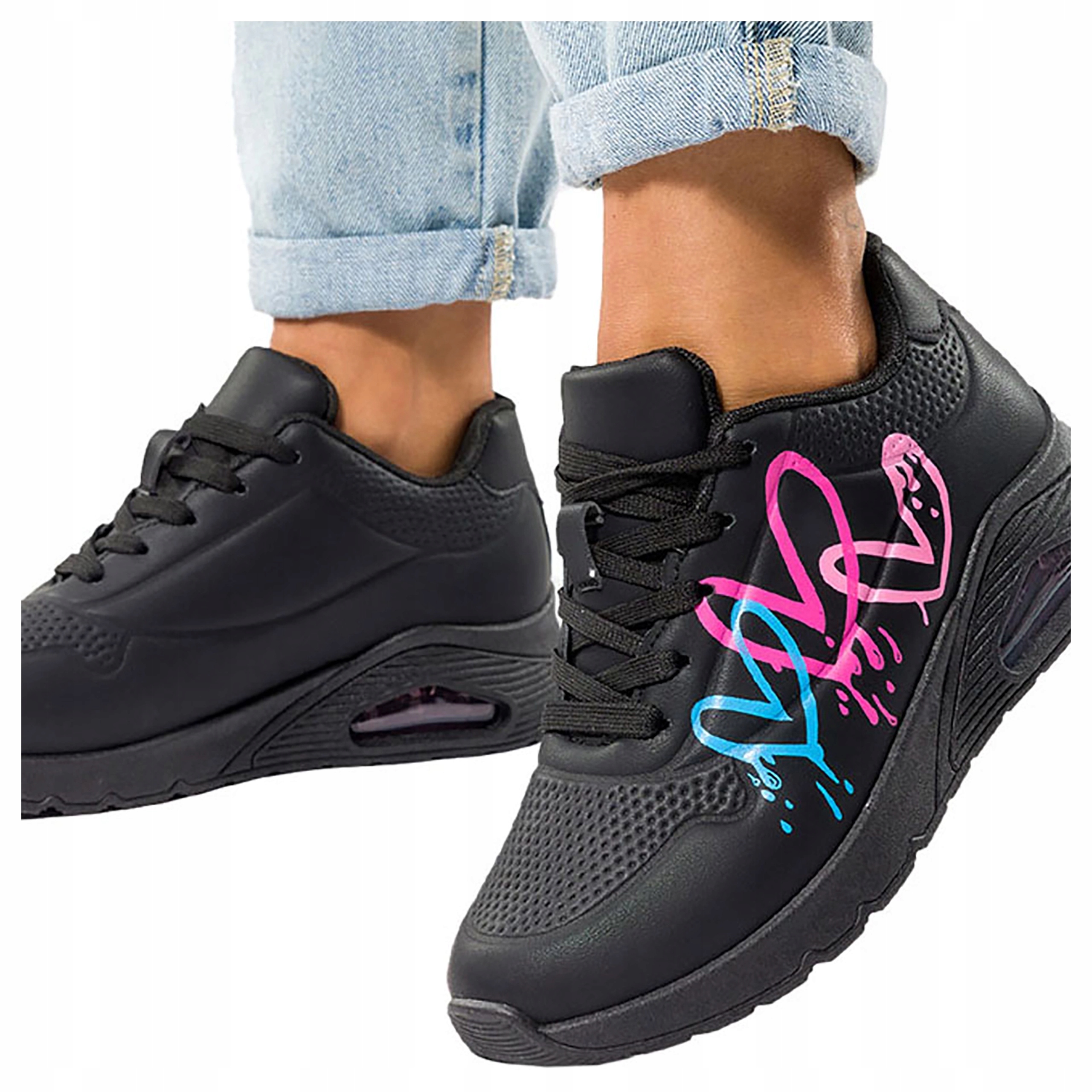 Sneakersy Dámské Černé Sportovní Boty Grafika s Motivem Srdce Koturn vel 38