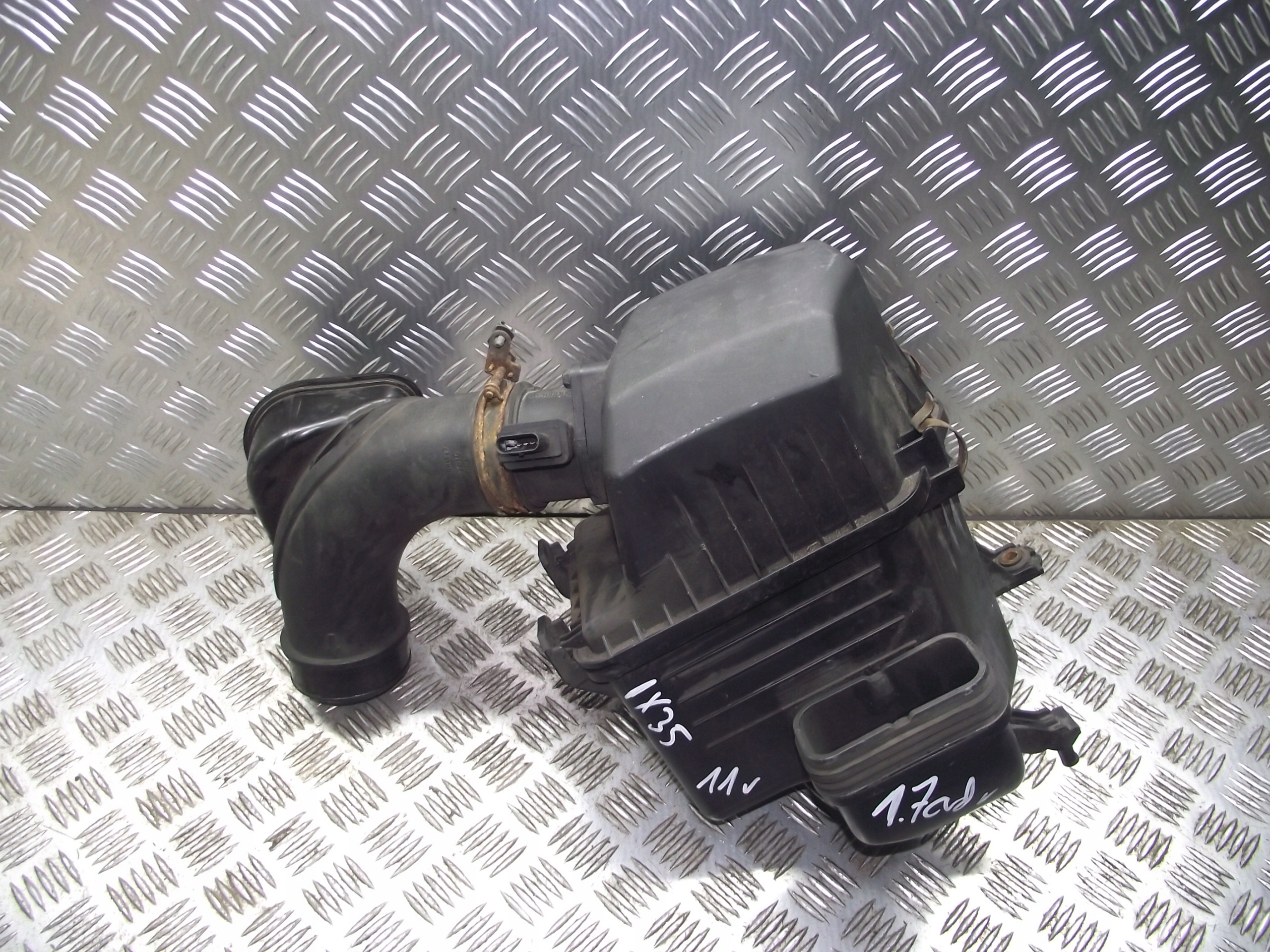 28110-2Y300 - КОРПУС ВОЗДУШНОГО ФИЛЬТРА HYUNDAI IX35 11R 1.7 CRDI