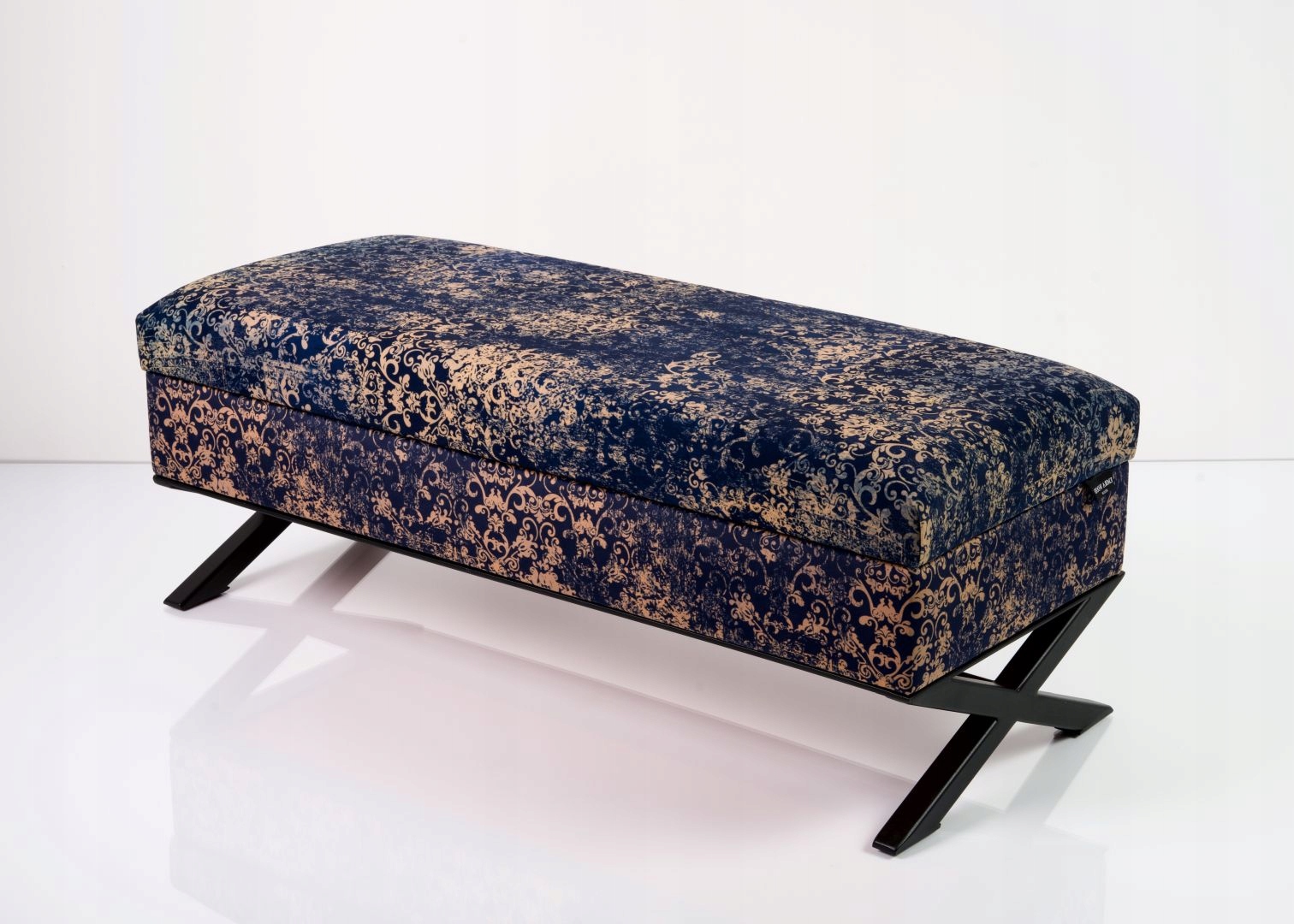 Skrzynia Kufer Meble Sypialnia EMRA WOOD 185 QM-3 Pojemność skrzyni 140 l