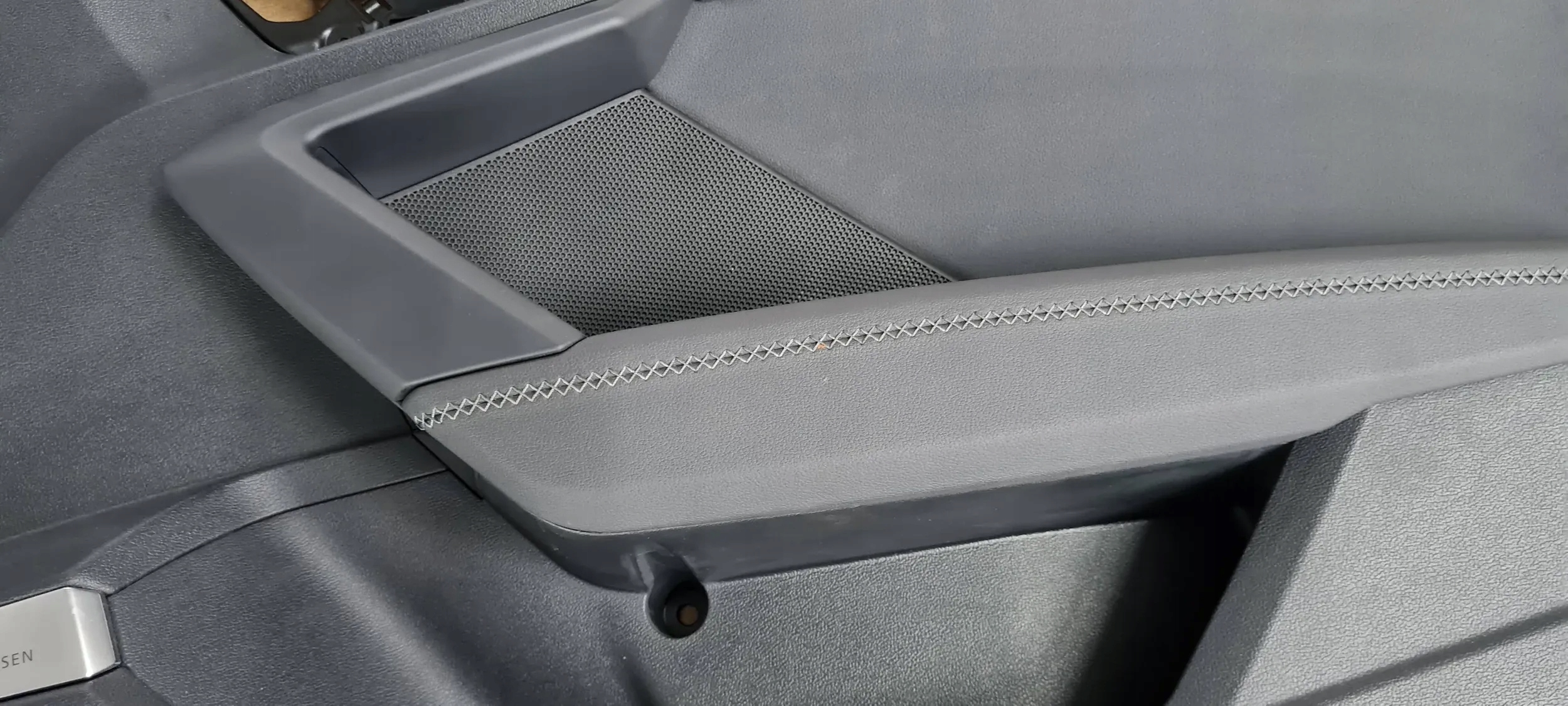 S3 8Y A3 side door right front leather bang OLUFSEN 8Y0867104D