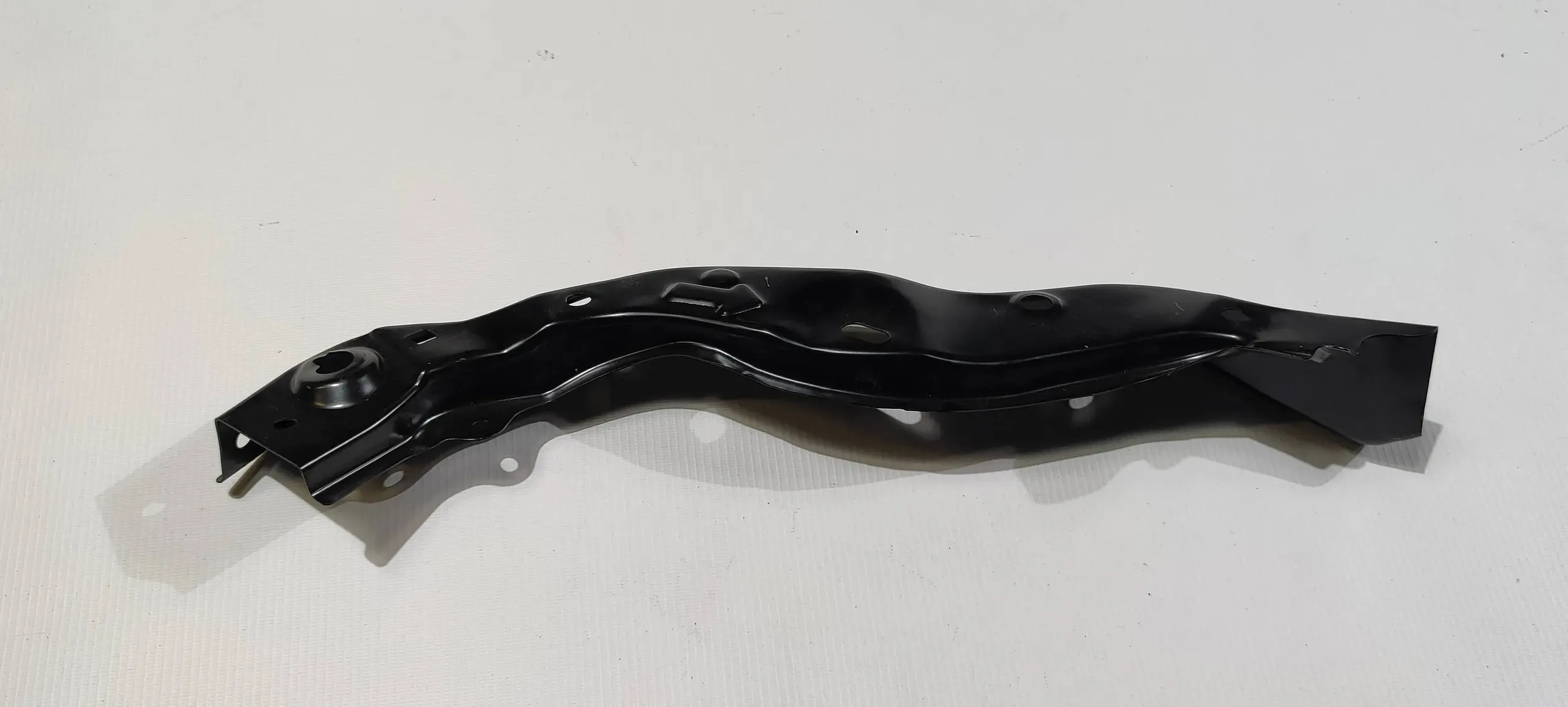 support panel for radiators pillar right Toyota Prius 2015