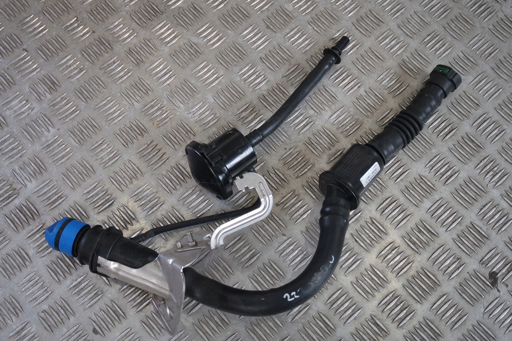 Наливна пробка AdBlue MERCEDES W222 A2224704000