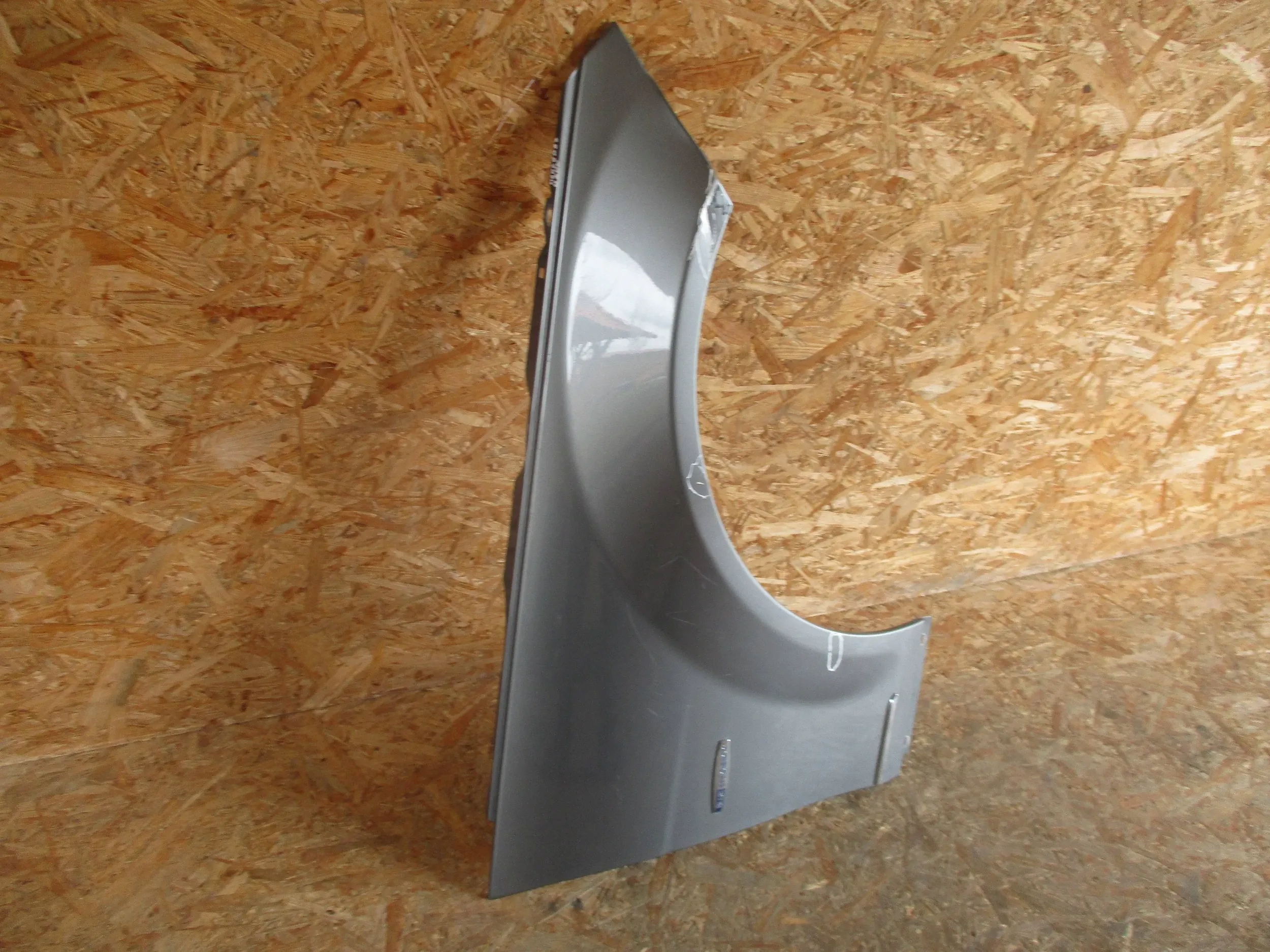 fender front front right MERCEDES C KLASA W204