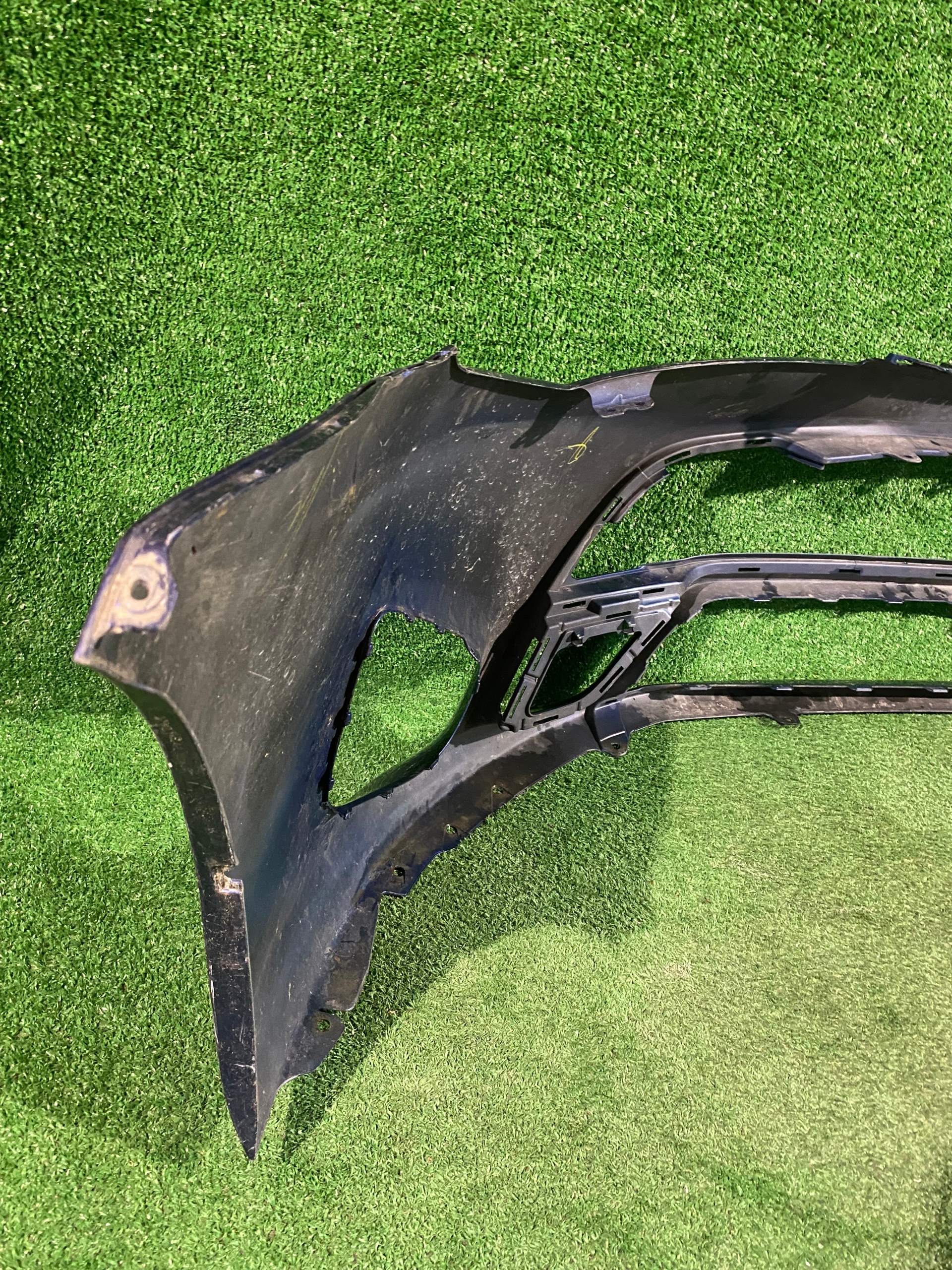 front bumper front TOYOTA AVENSIS T27 LIFT