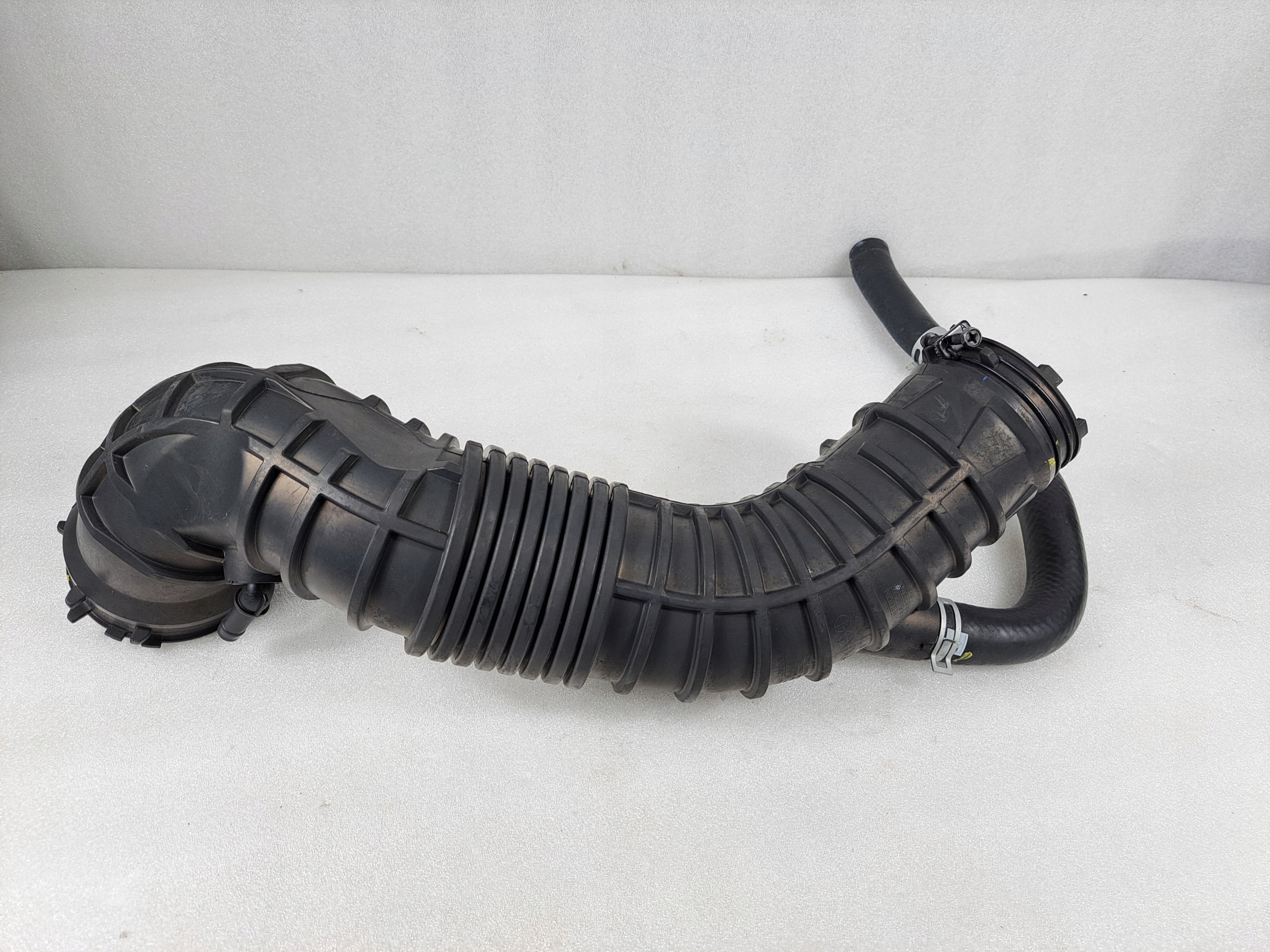 патрубок труба Воздух kia CEED III 28140-M6850