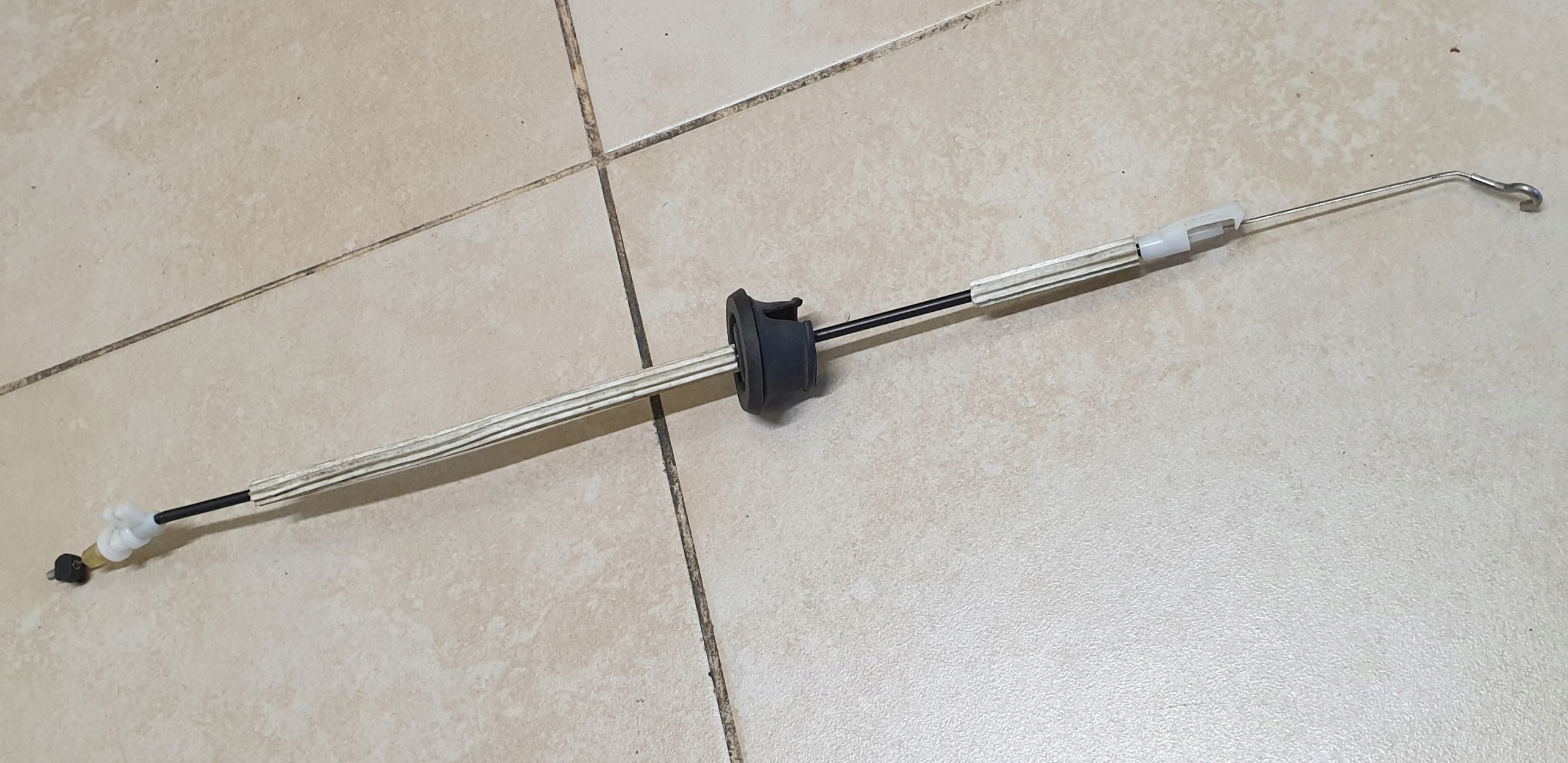 LINKA ZAMKA KLAMKI Z DRZWI TYŁ AUDI Q5 8R