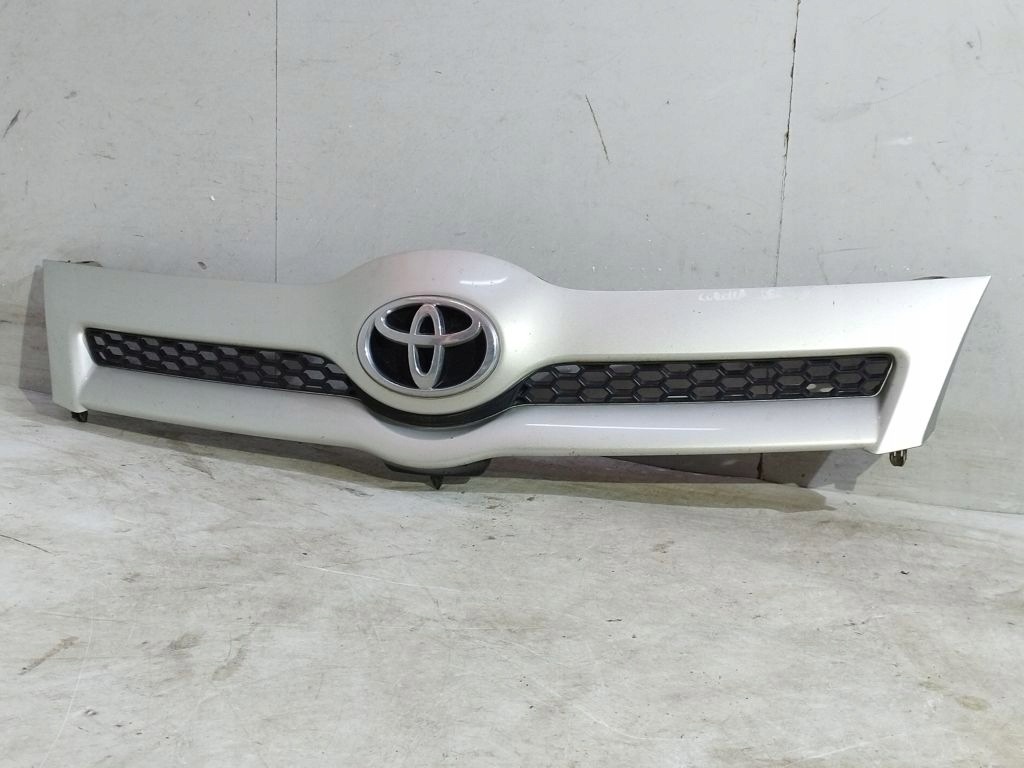Toyota Corolla Verso II 2 grill grille
