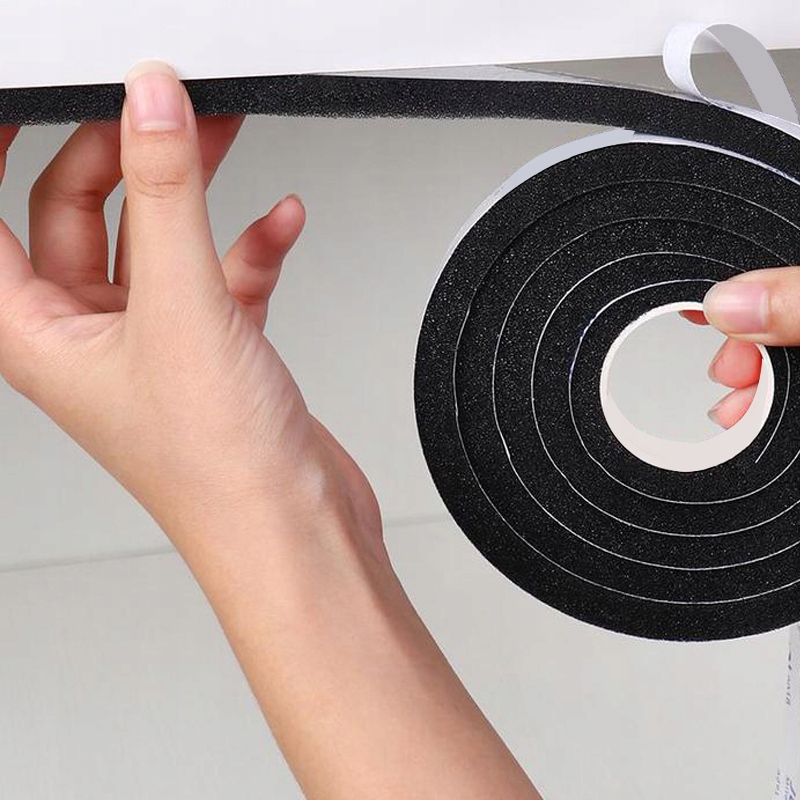 USZCZELKA OKNA DRZWI SAMOPRZYLEPNA PIANKA GĄBKA 2M Długość 200 cm