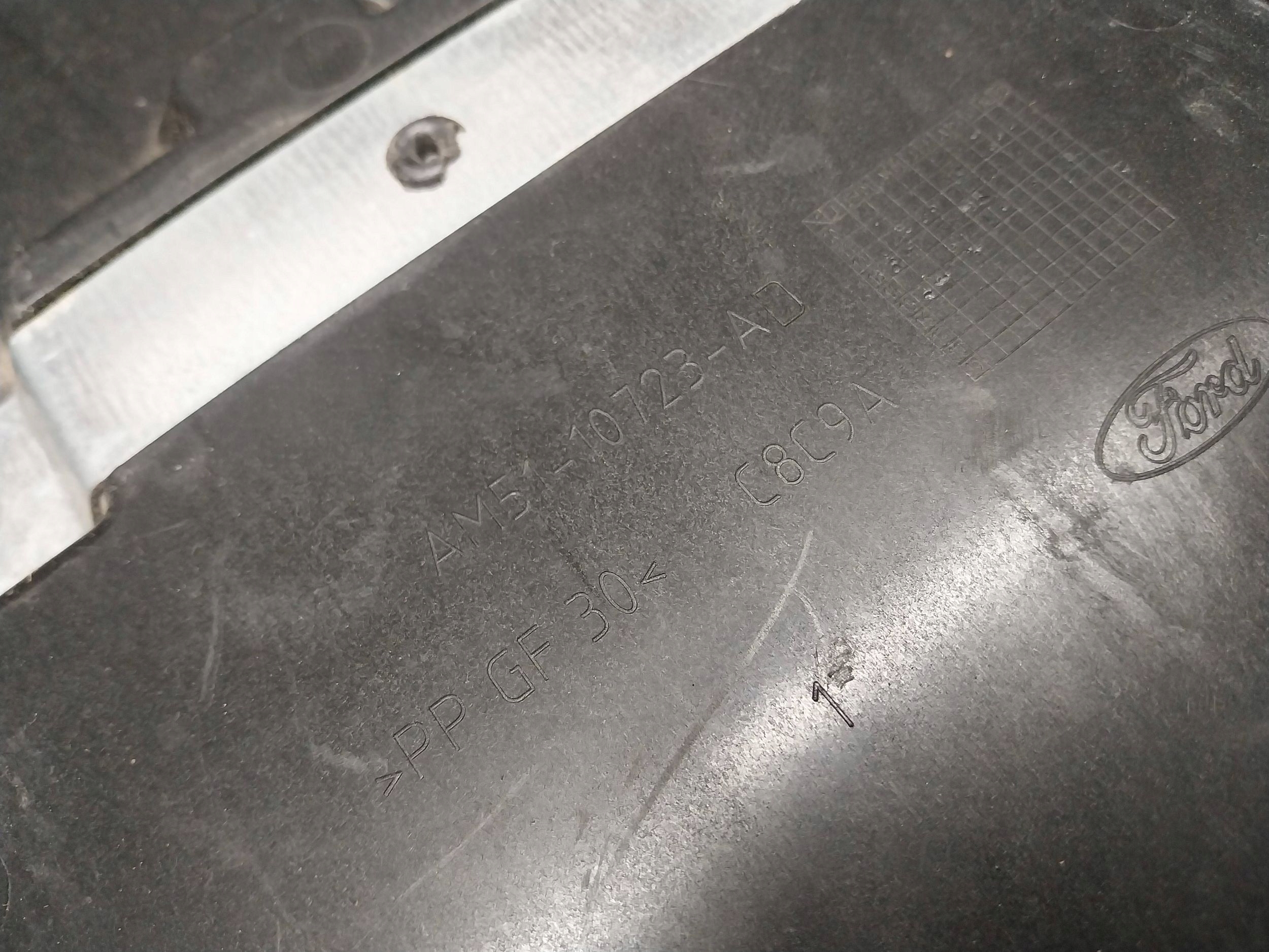 Blende Abdeckung Gehäuse AKUMULATORA AM51-10723-AD FORD C-MAX MK2 FOCUS MK3