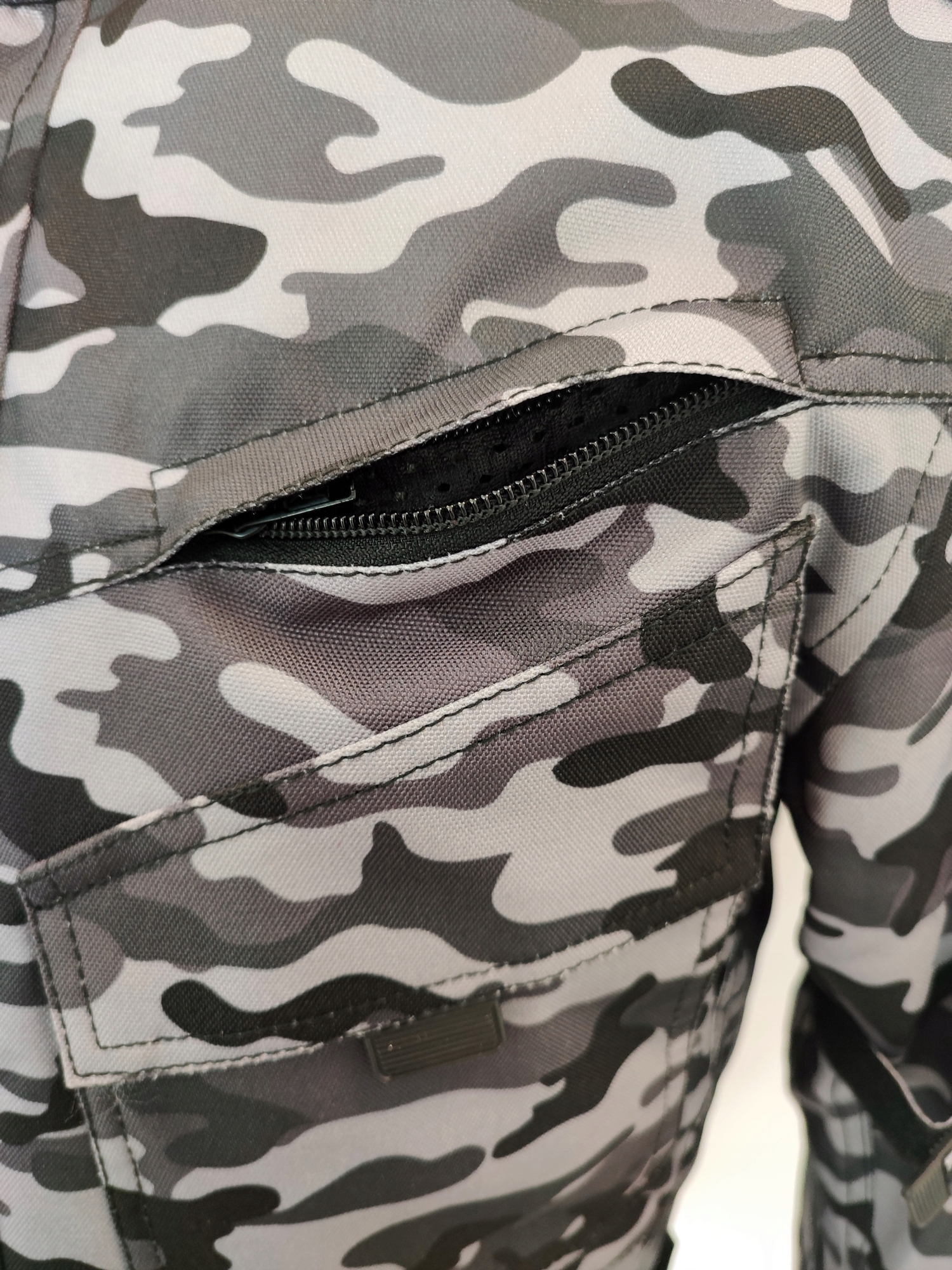 KOMBINEZON MOTOCYKLOWY MĘSKI MORO QUAD M Cechy dodatkowe membrana ochraniacze ocieplenie wodoodporność