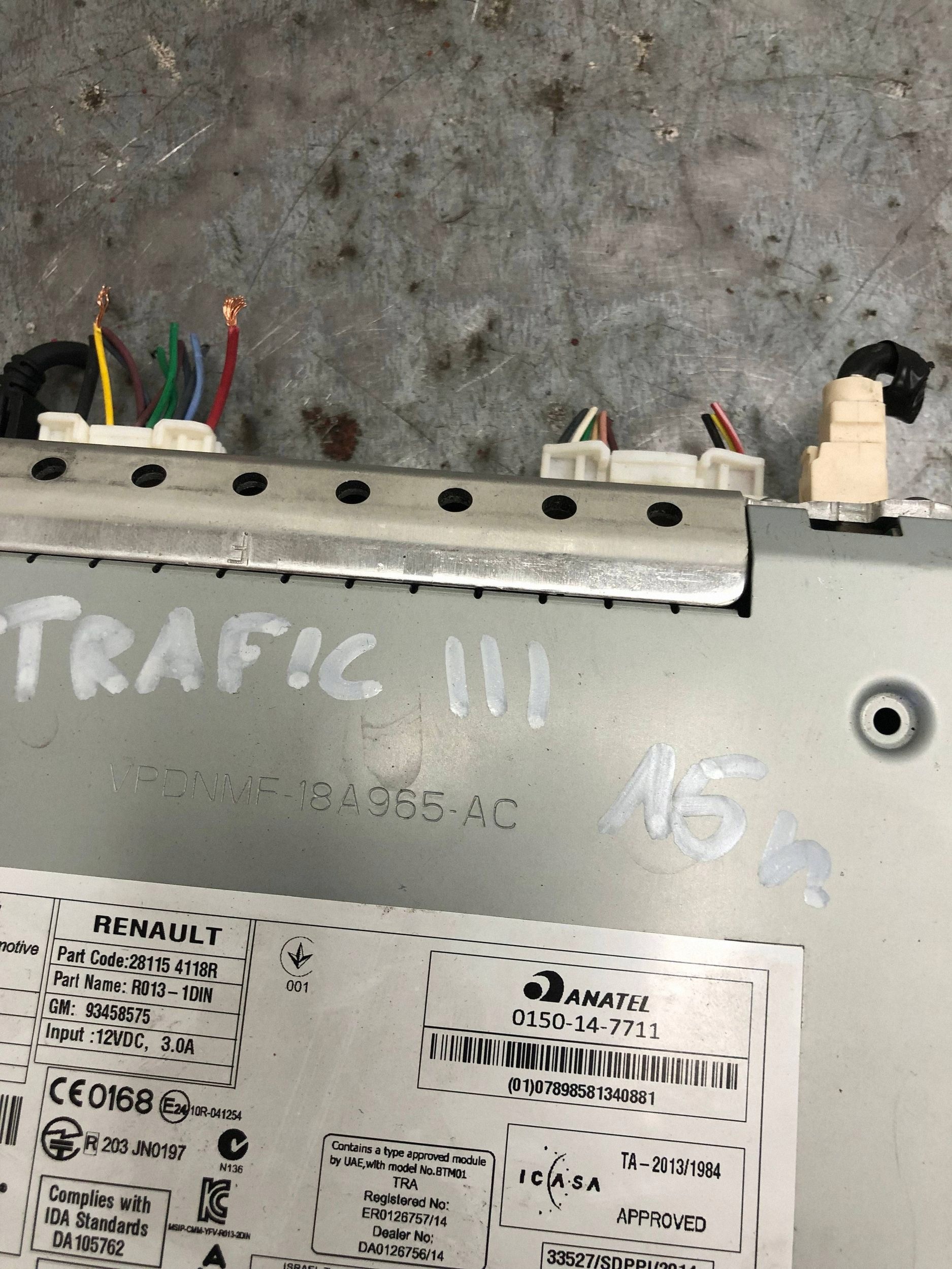 RADIO RENAULT TRAFIC III 281154118R