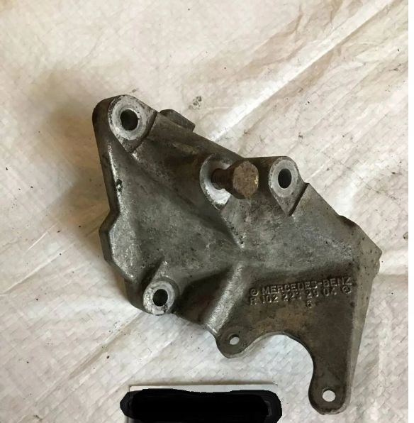 engine mount MERCEDES W201 190E M102 1022232904