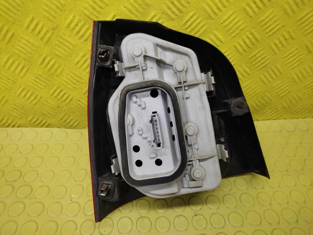 VW POLO IV 9N light right rear part 6Q6945096G