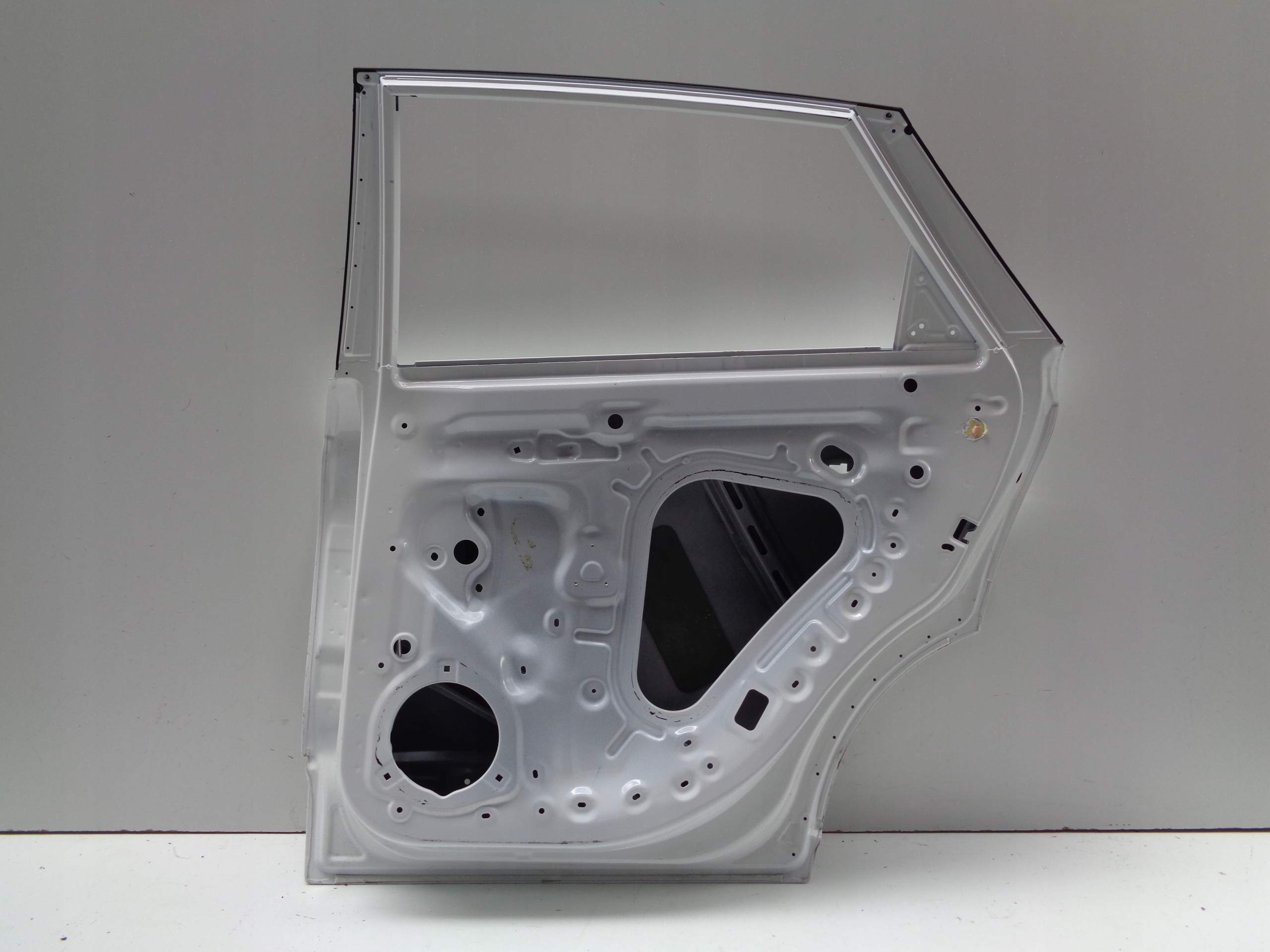 door right rear. MG 4 22- NR 47439