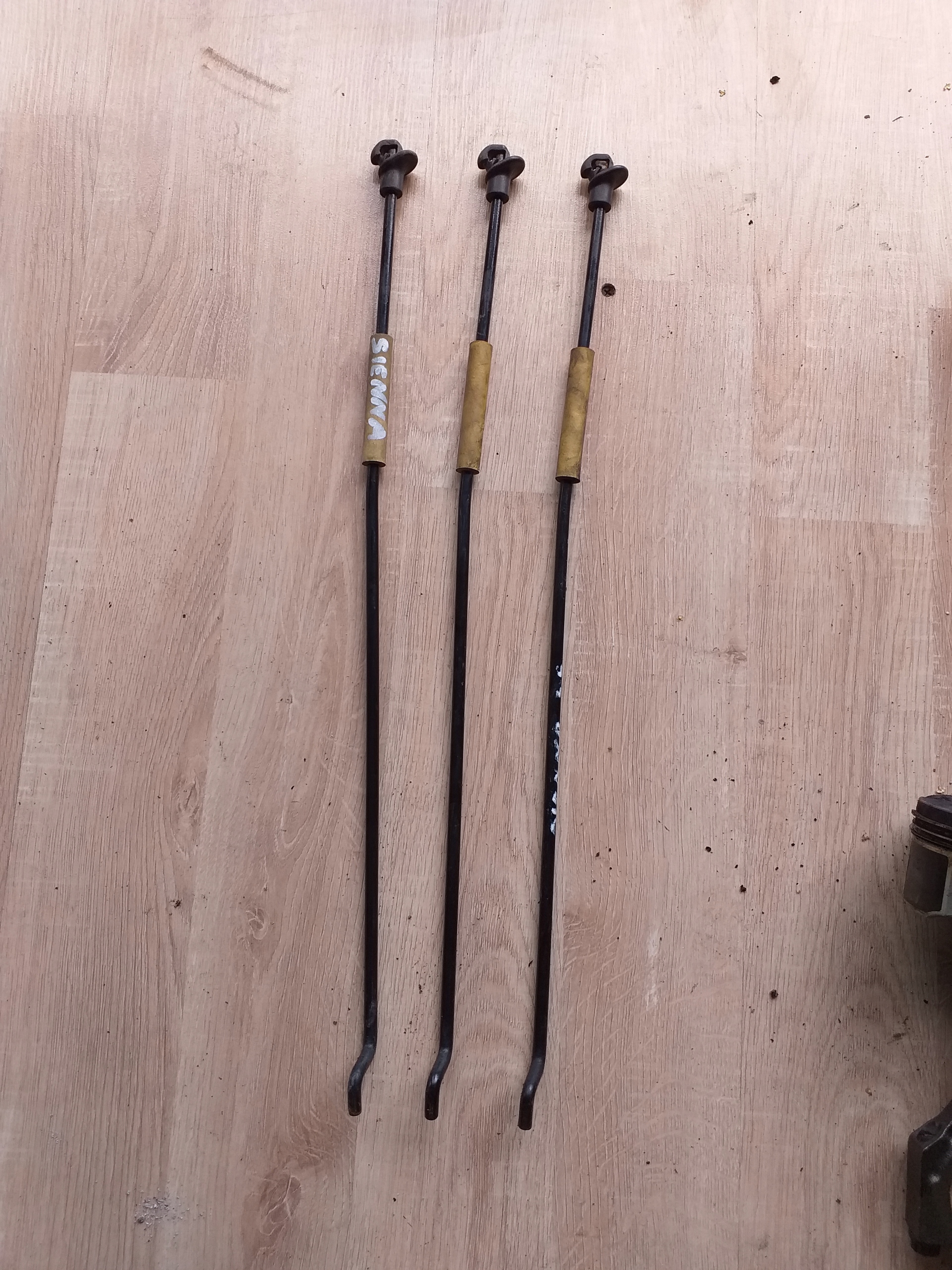 TOYOTA SIENNA 11 PRET PODPORA MASKI