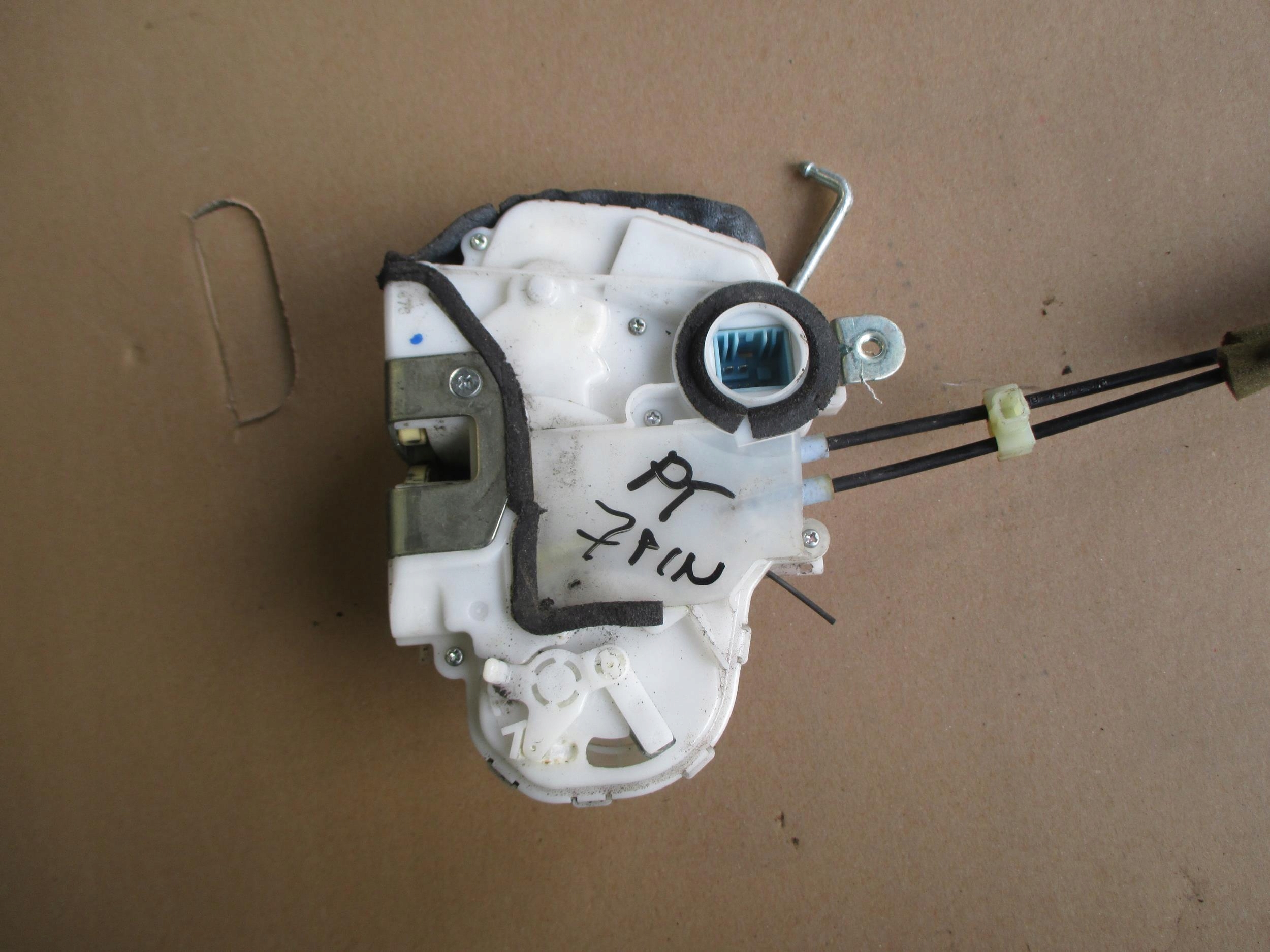 CIVIC 8 VIII SEDAN 06-11 ZAMEK PRAWY TYLNY 7 PIN